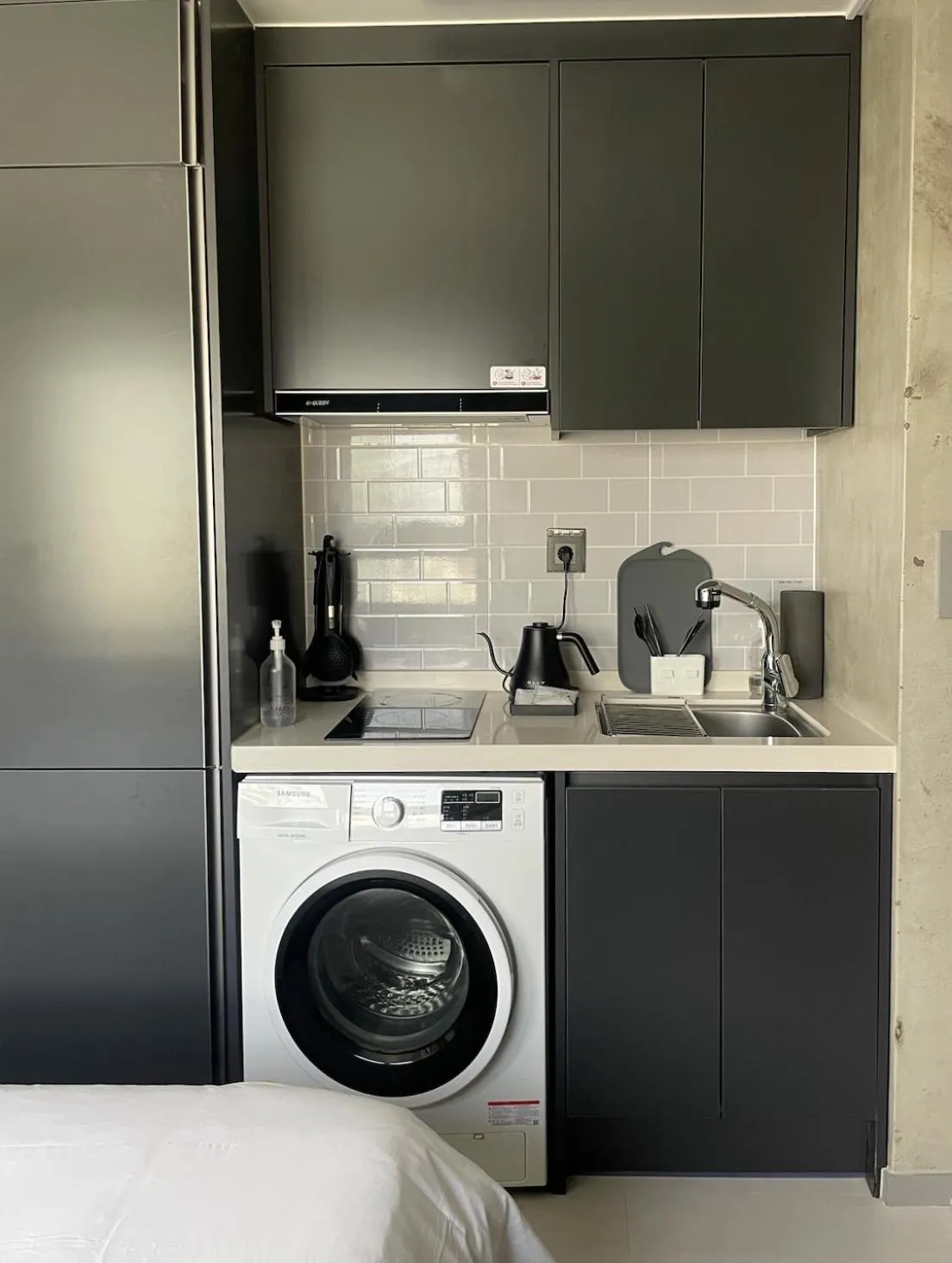 Kitchen or kitchenette in Urbanstay Boutique Nampo BIFF