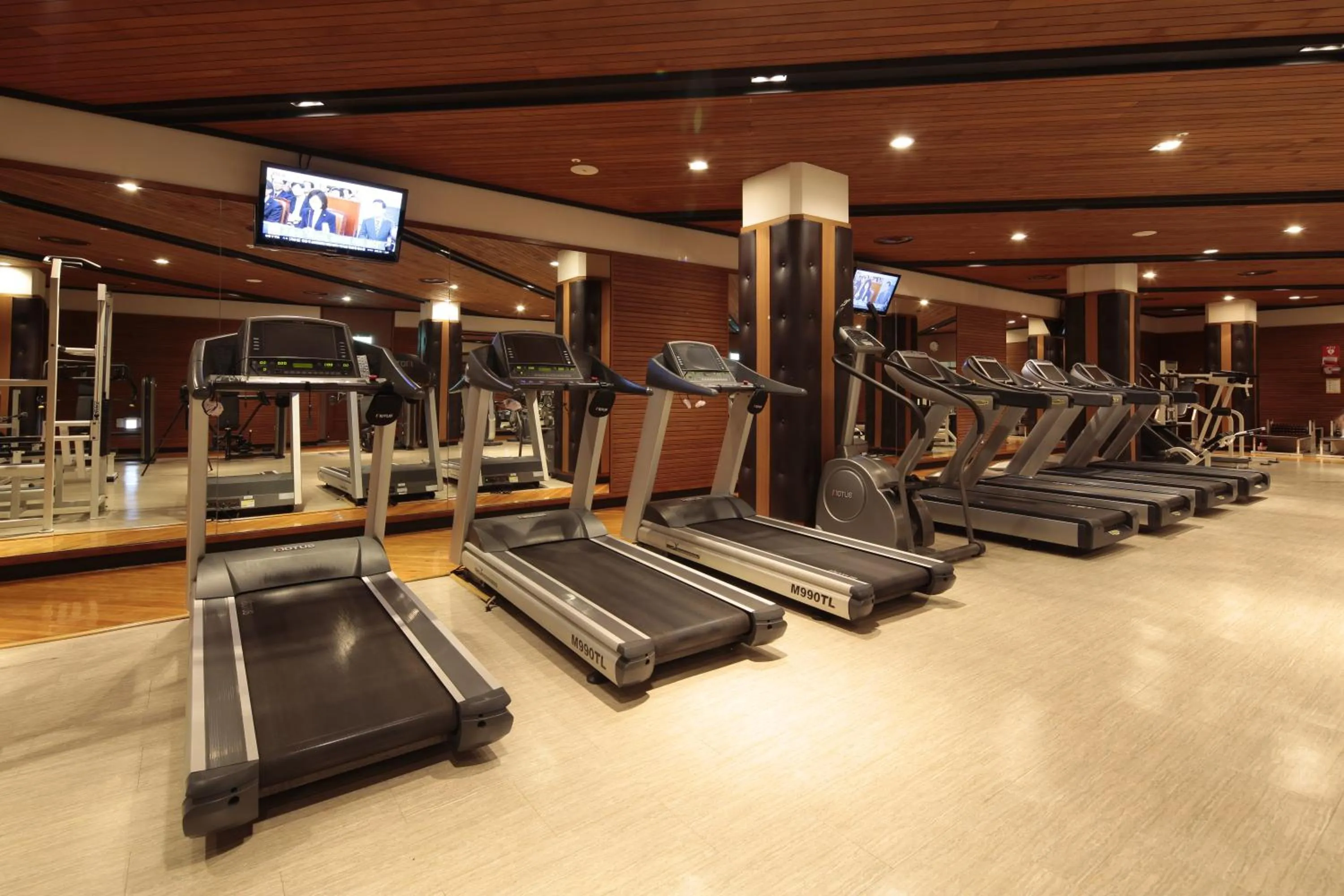 Fitness centre/facilities in Grand Walkerhill Seoul