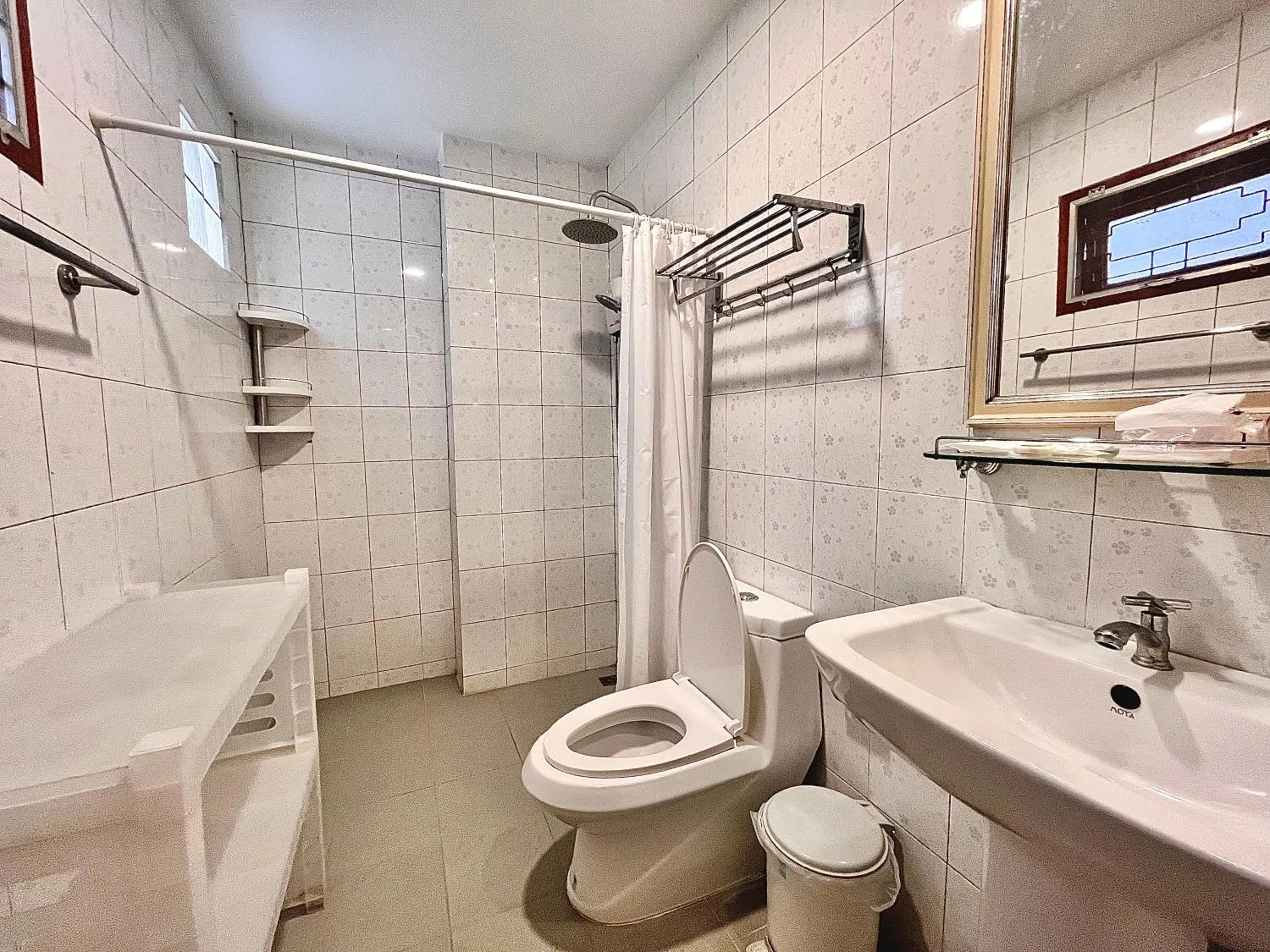 Toilet in Windsor Garden House Chiangmai