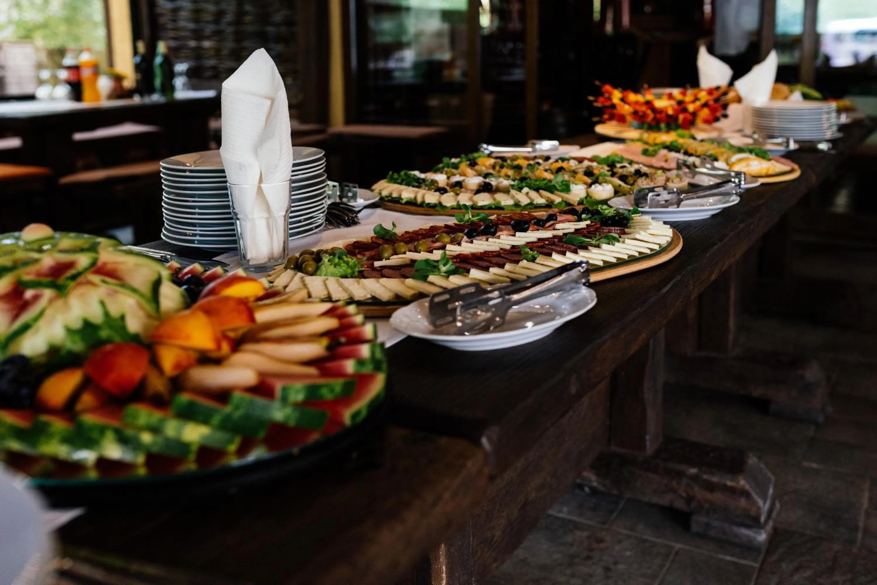 Restaurant/places to eat in Hotel Picok