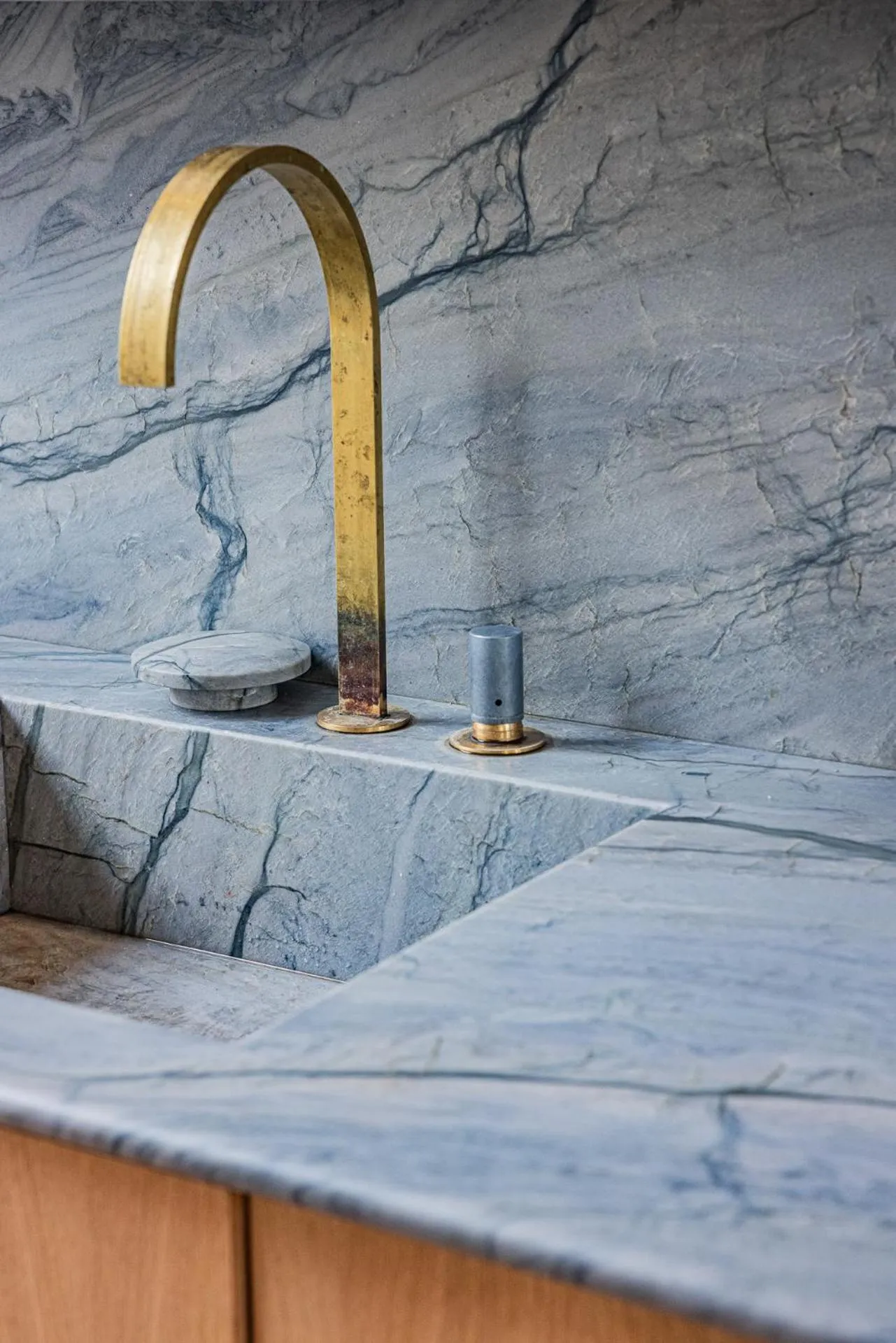 Kitchen or kitchenette in 1.75 Paris La Source