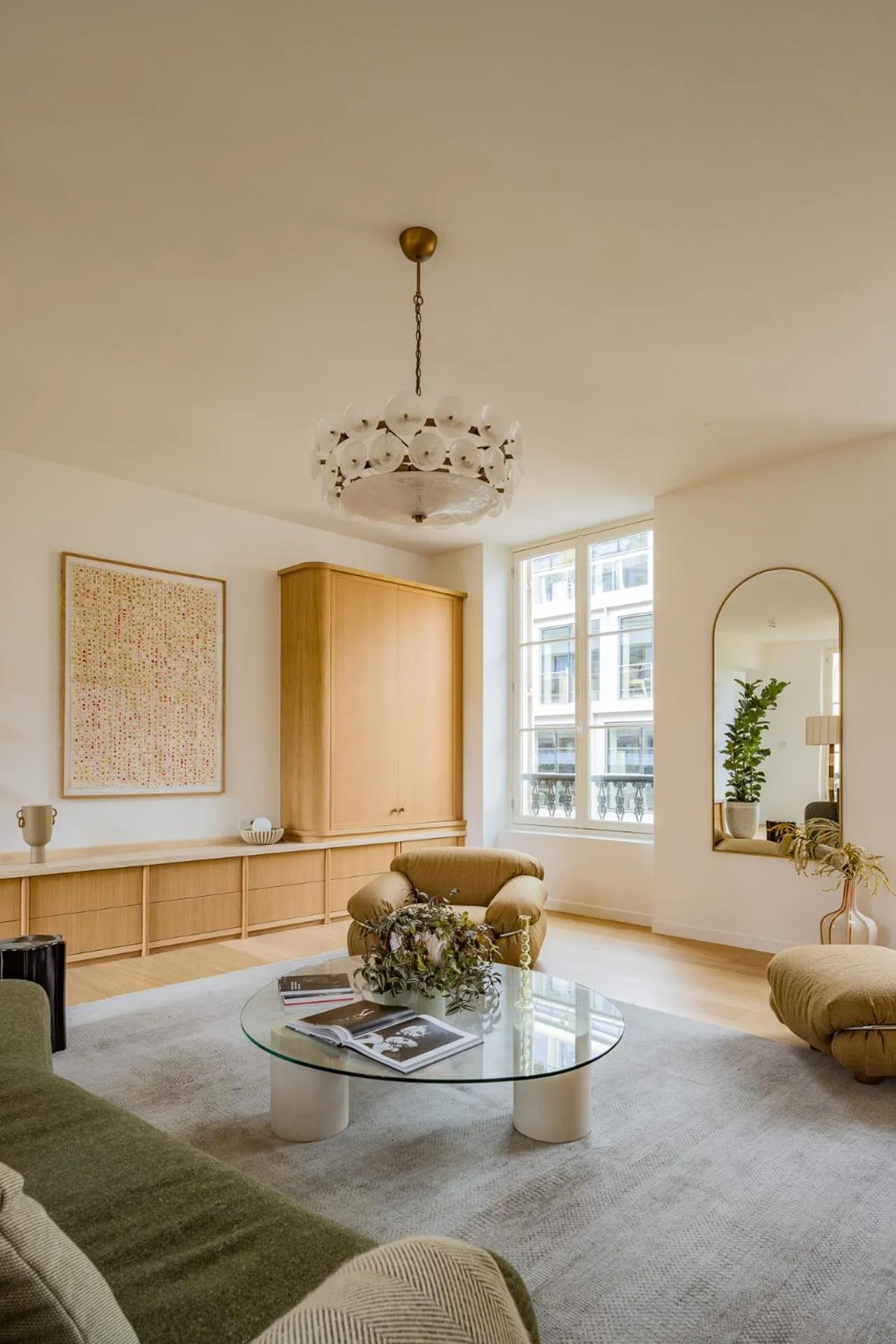 Living room in 1.75 Paris La Source