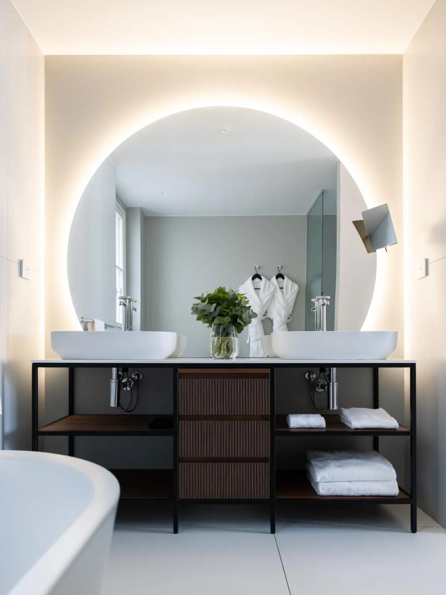 Bathroom in 1.75 Paris La Source