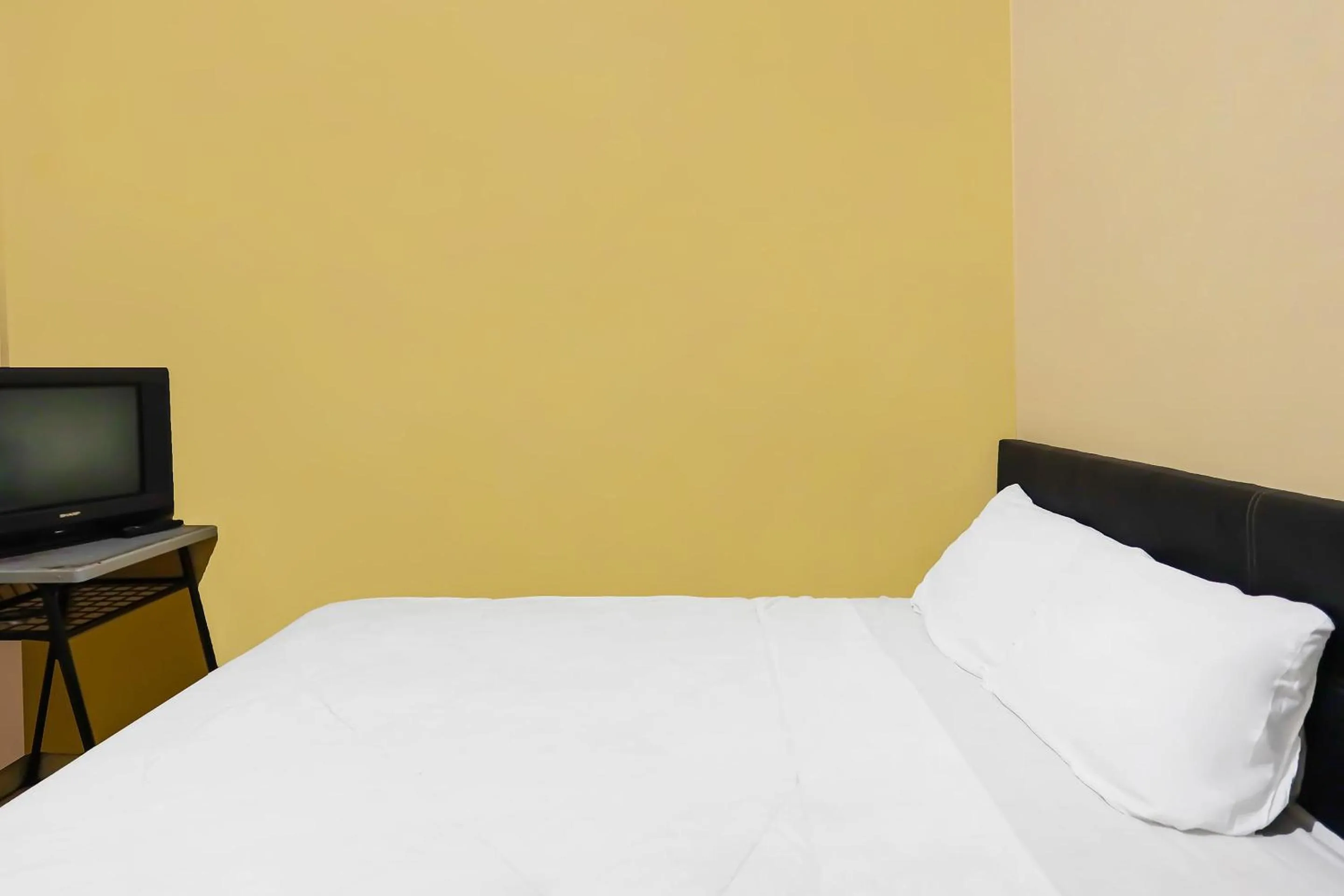 Bedroom, Bed in Hotel O Pelita Satu