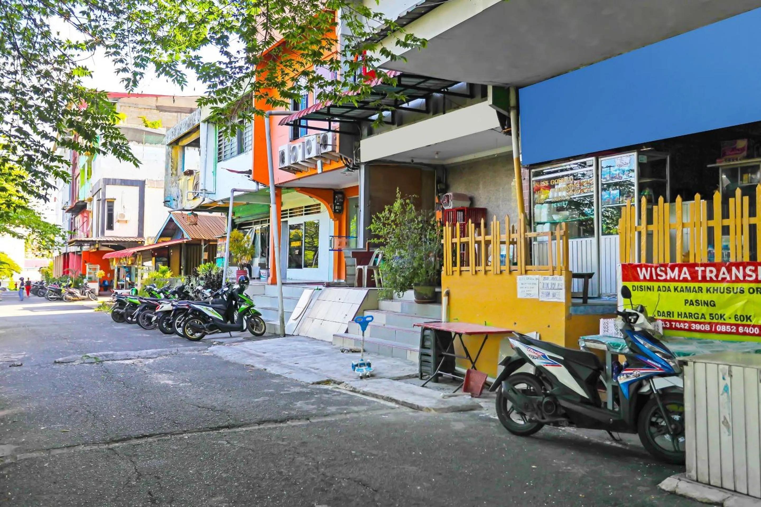 Facade/entrance in Hotel O Pelita Satu