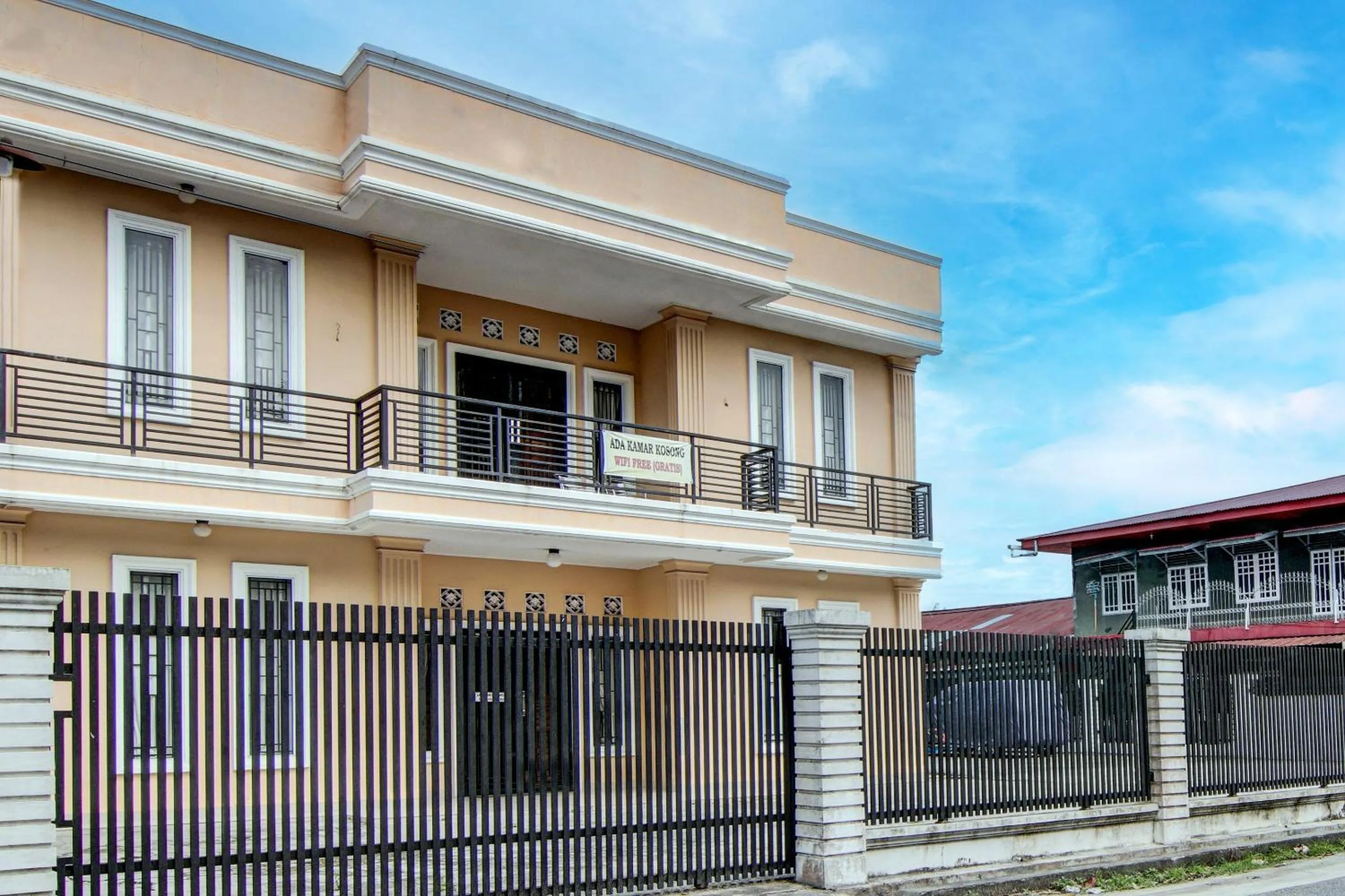 Facade/entrance in Hotel O Pondok Mulia Syariah