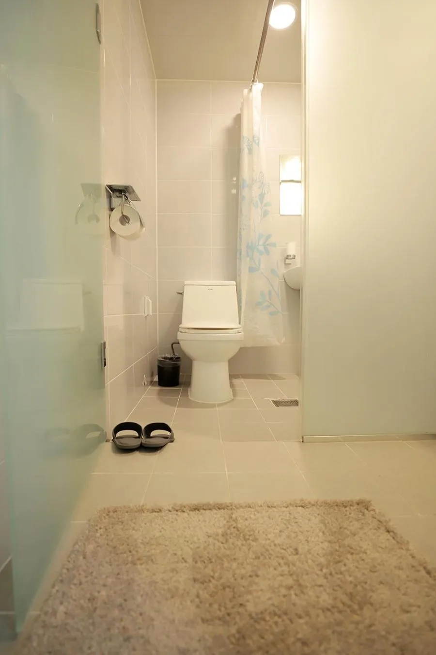 Shower in Stay RomanticTrip_Hostel