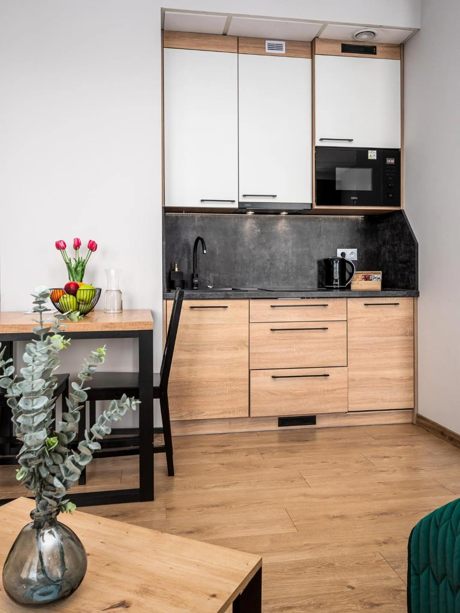 Kitchen or kitchenette in Warsview Apartments