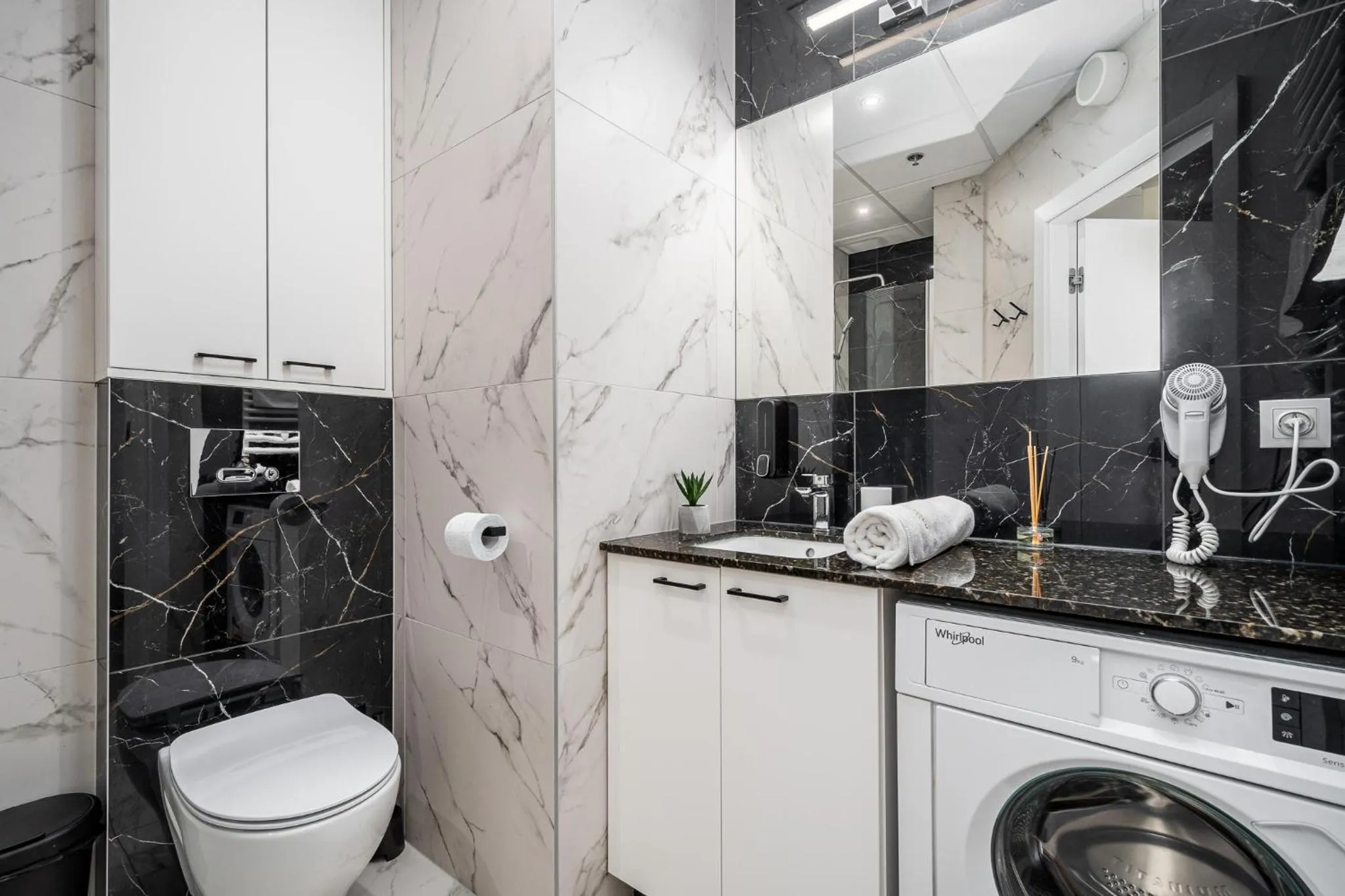 Toilet in Warsview Apartments