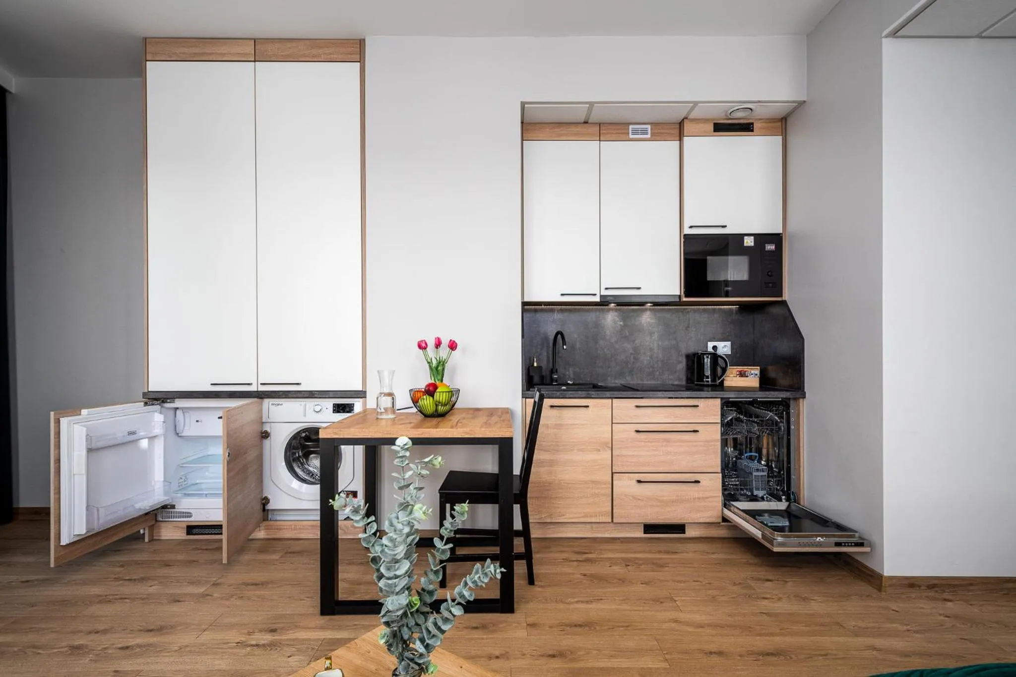 Kitchen or kitchenette in Warsview Apartments