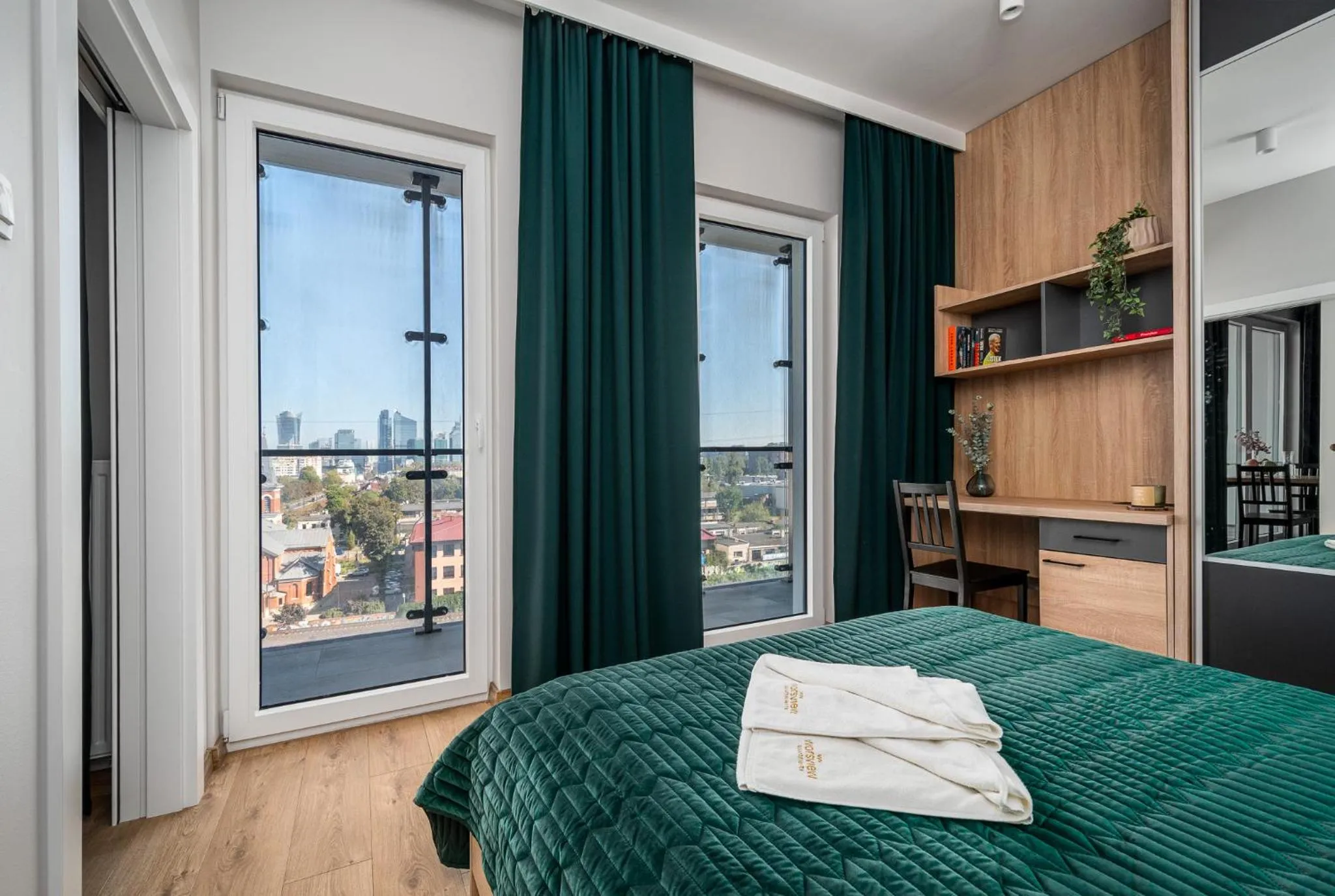 Balcony/Terrace, Bed in Warsview Apartments