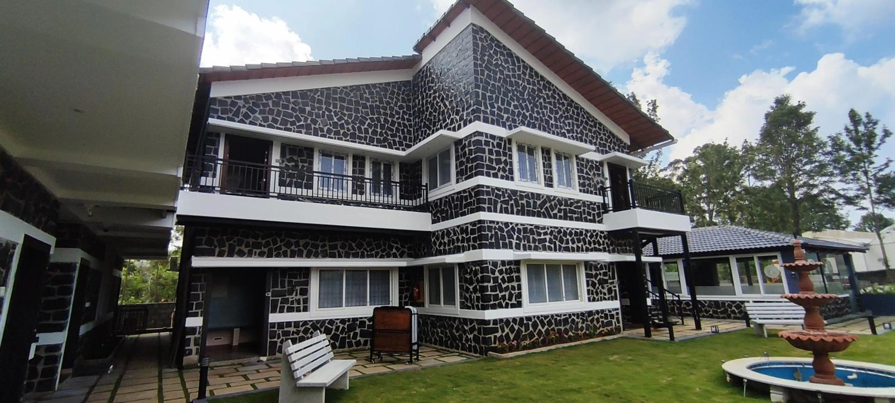 Garden view in Le Yercaud