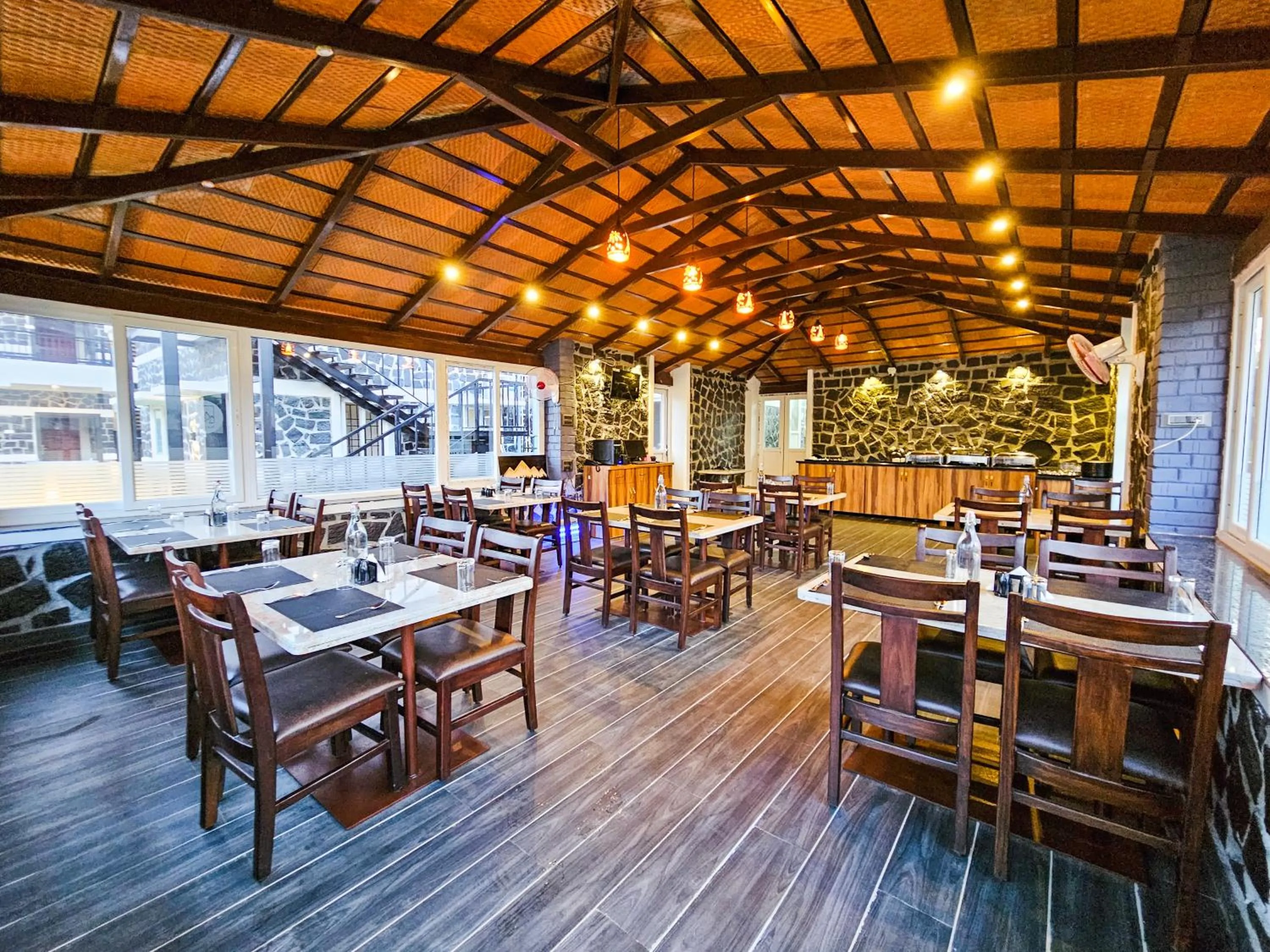 Restaurant/places to eat in Le Yercaud