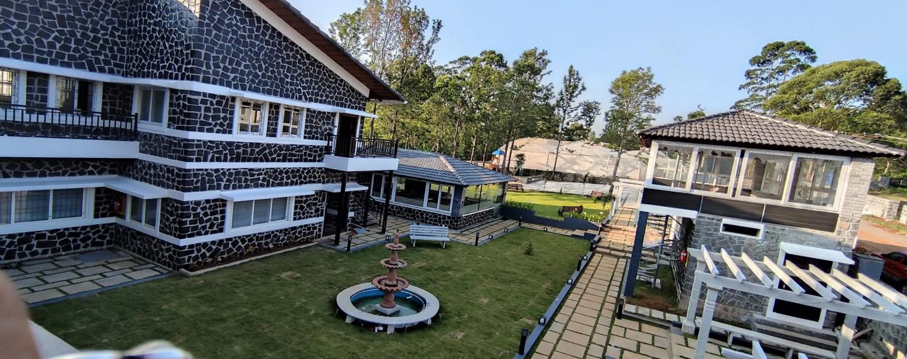 Garden view in Le Yercaud