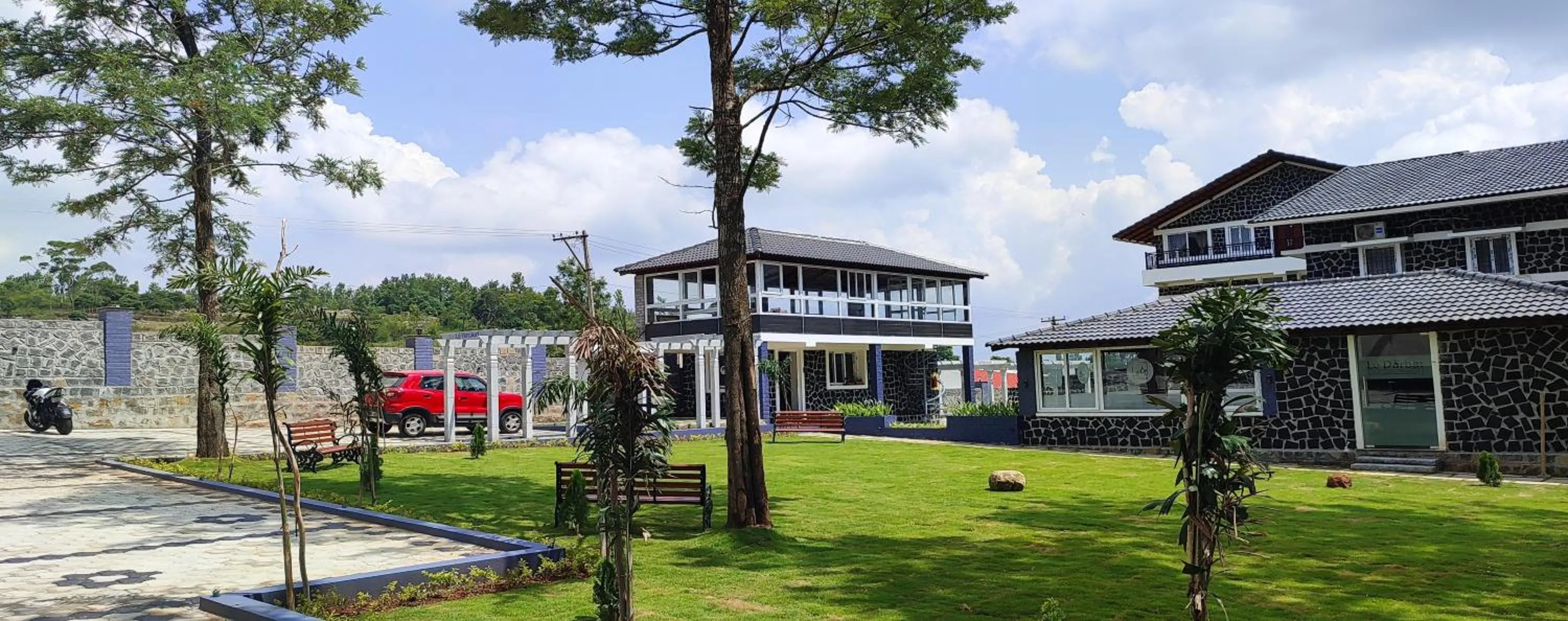 Garden view in Le Yercaud