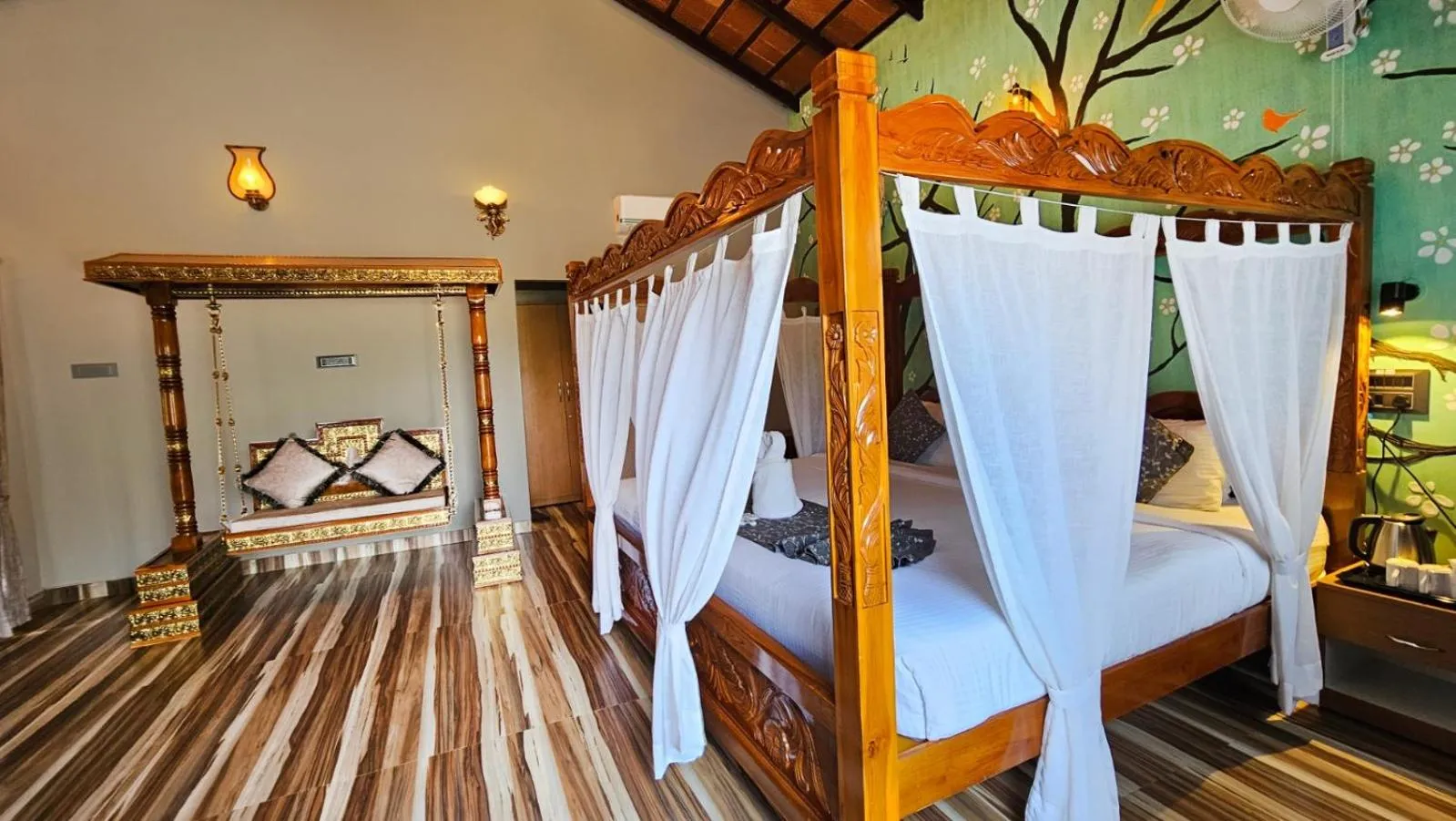 Photo of the whole room in Le Yercaud