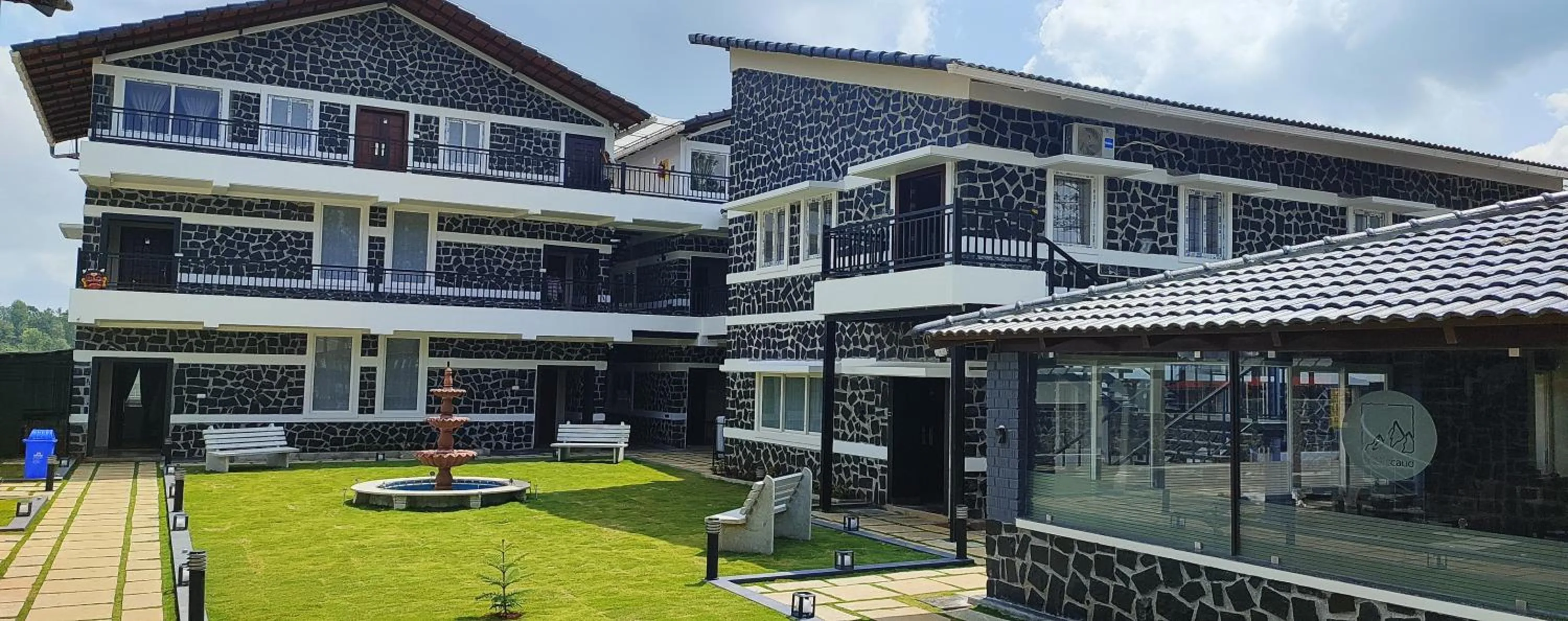 Property building in Le Yercaud