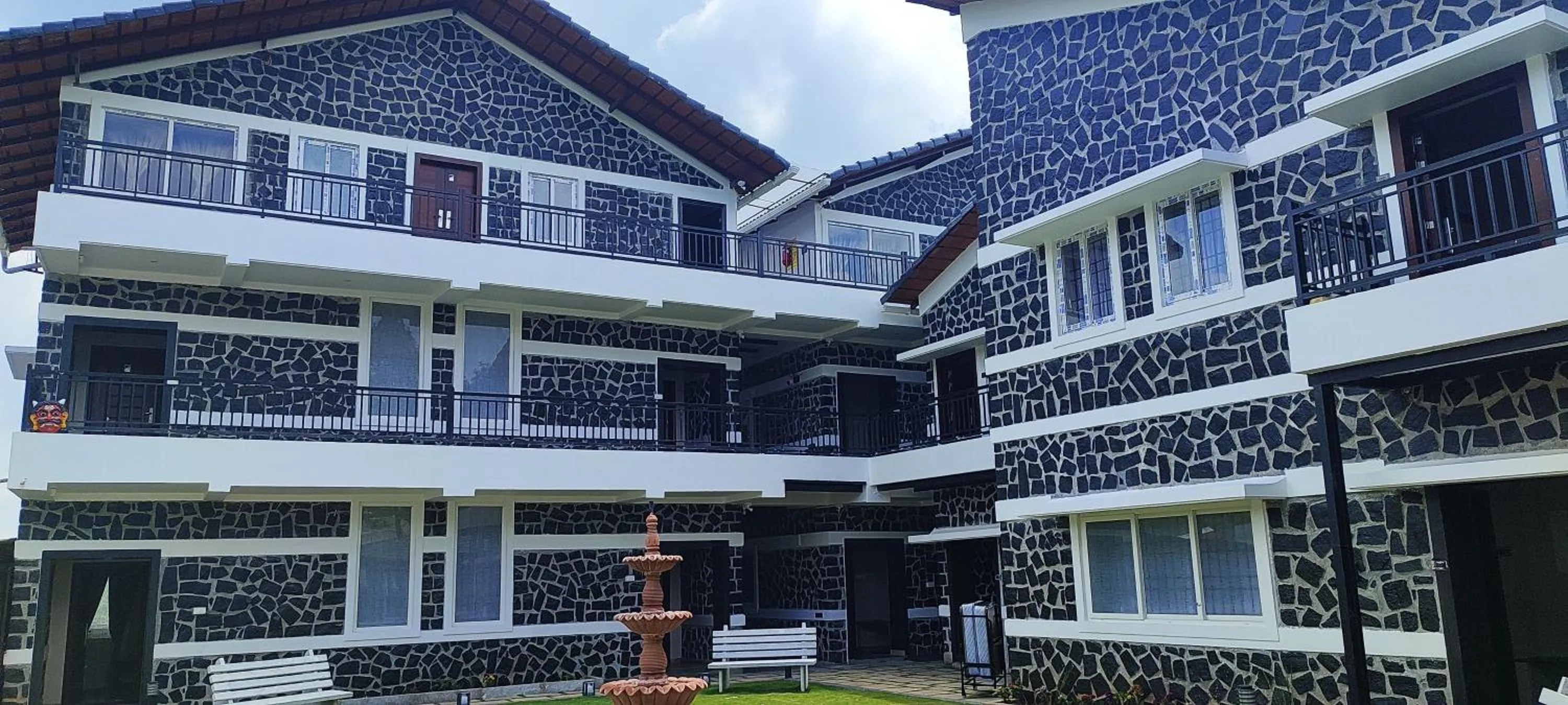 Property building in Le Yercaud