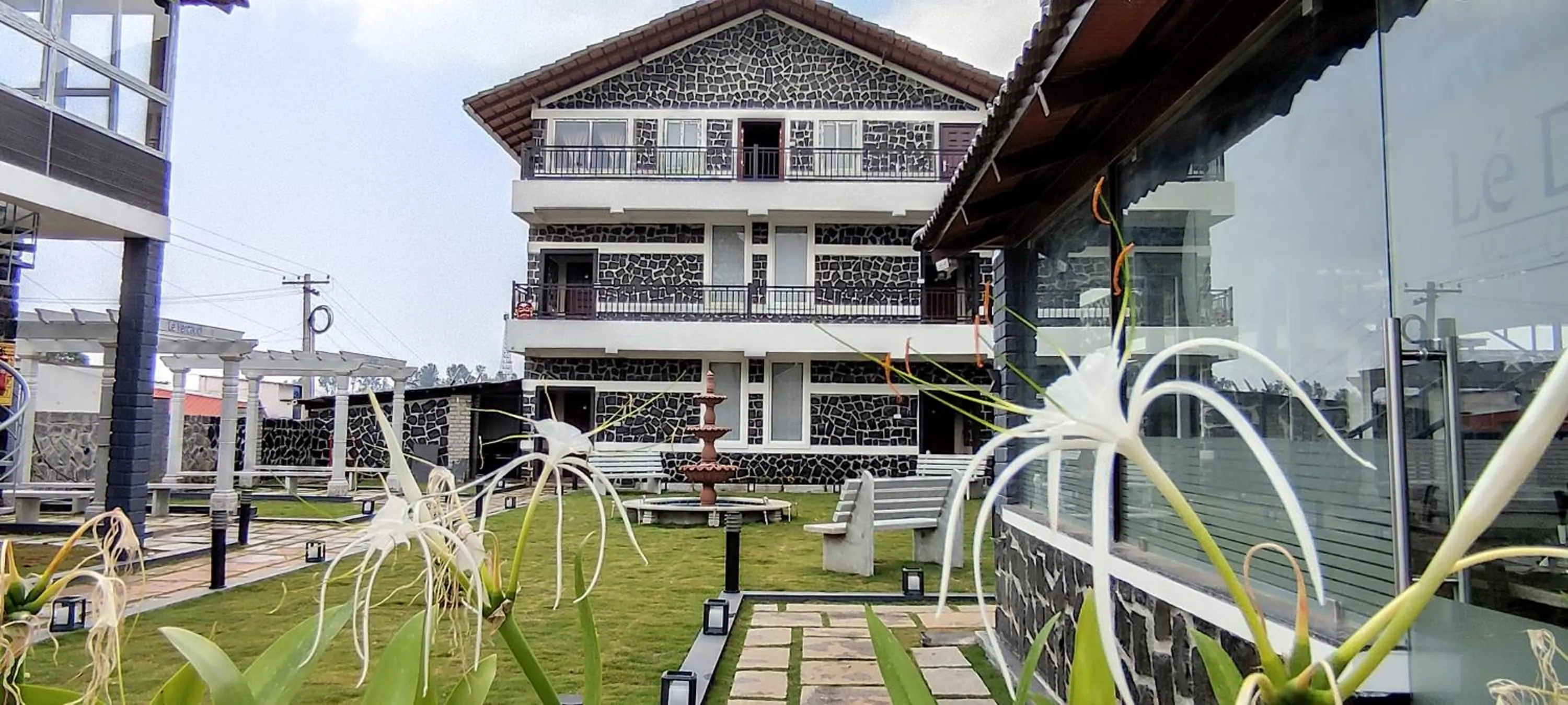 Garden view in Le Yercaud