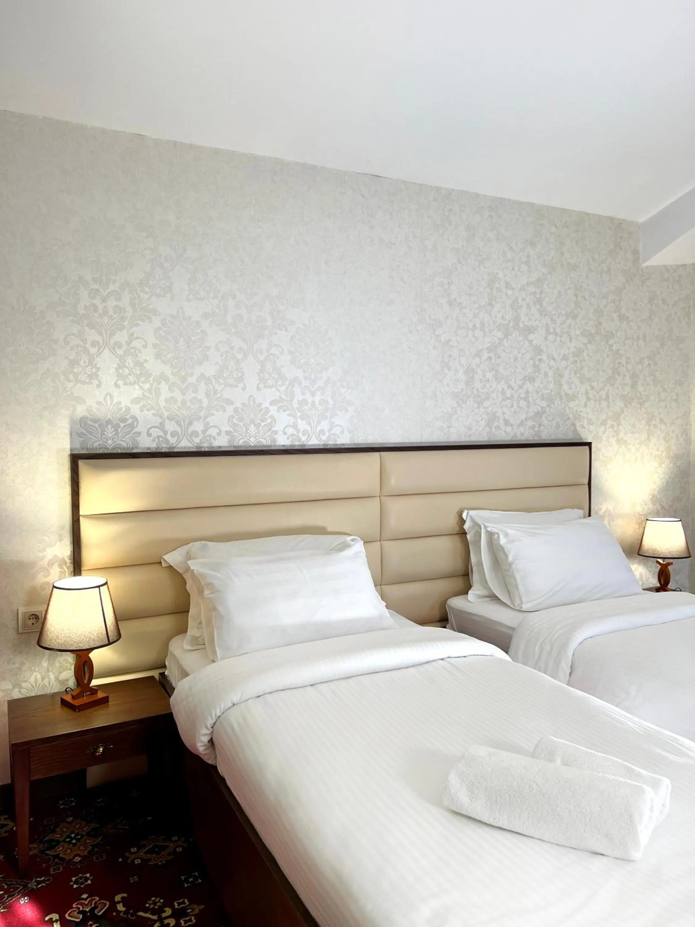 Bed in Marmenio Hotel