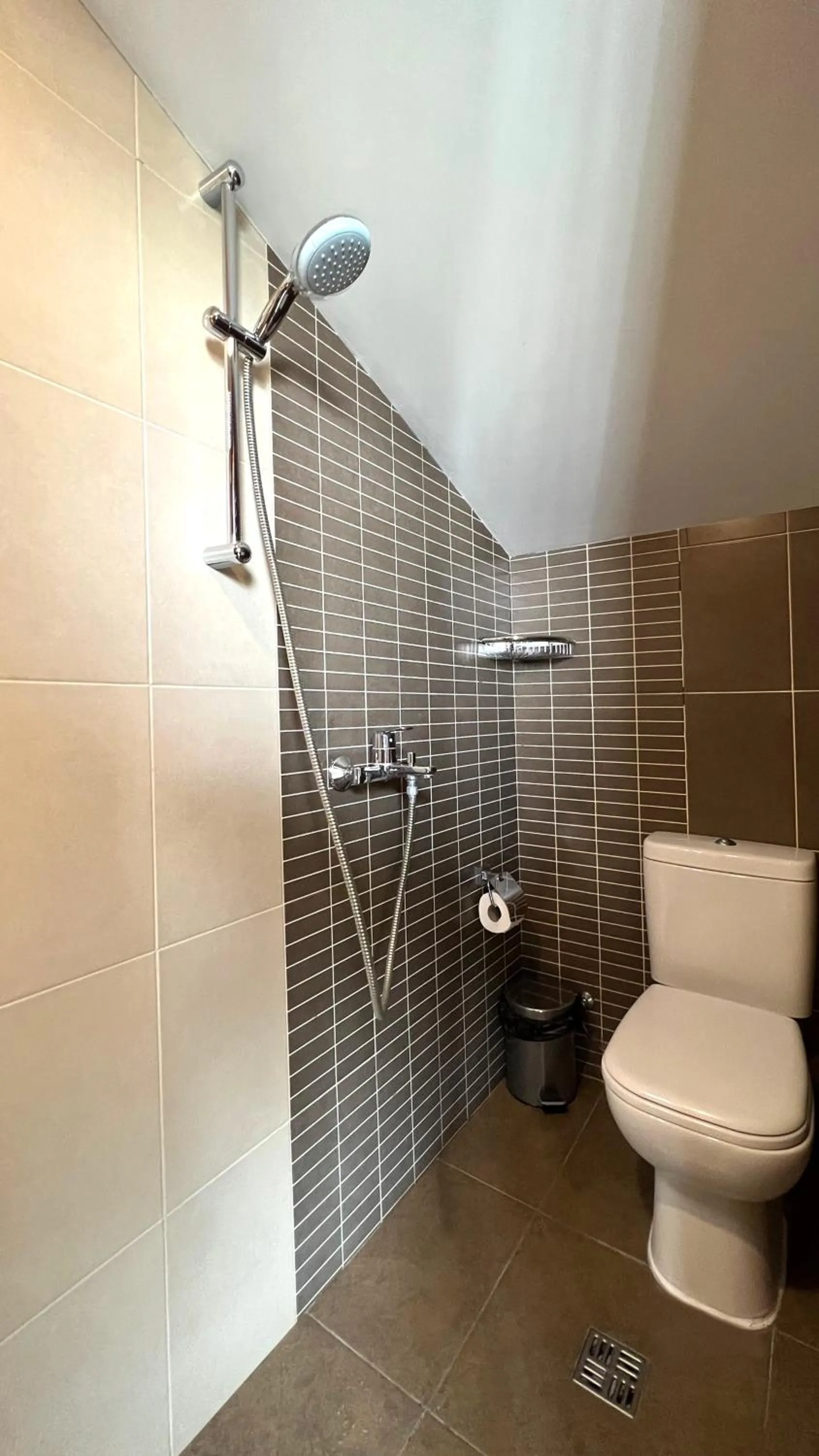 Shower, Bathroom in Marmenio Hotel