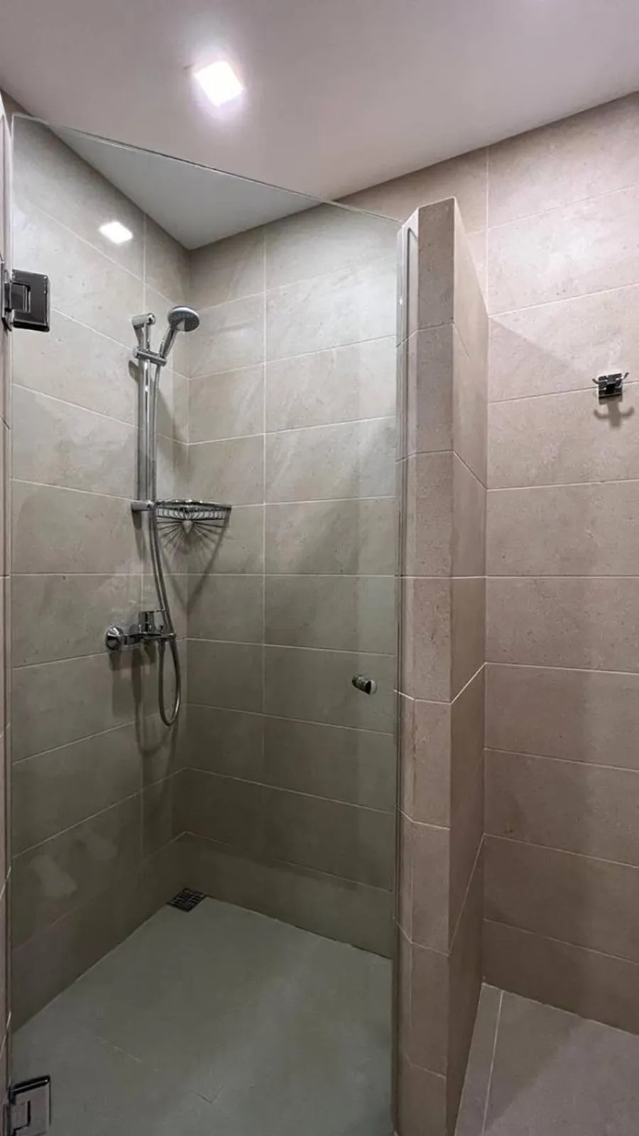 Shower, Bathroom in Marmenio Hotel