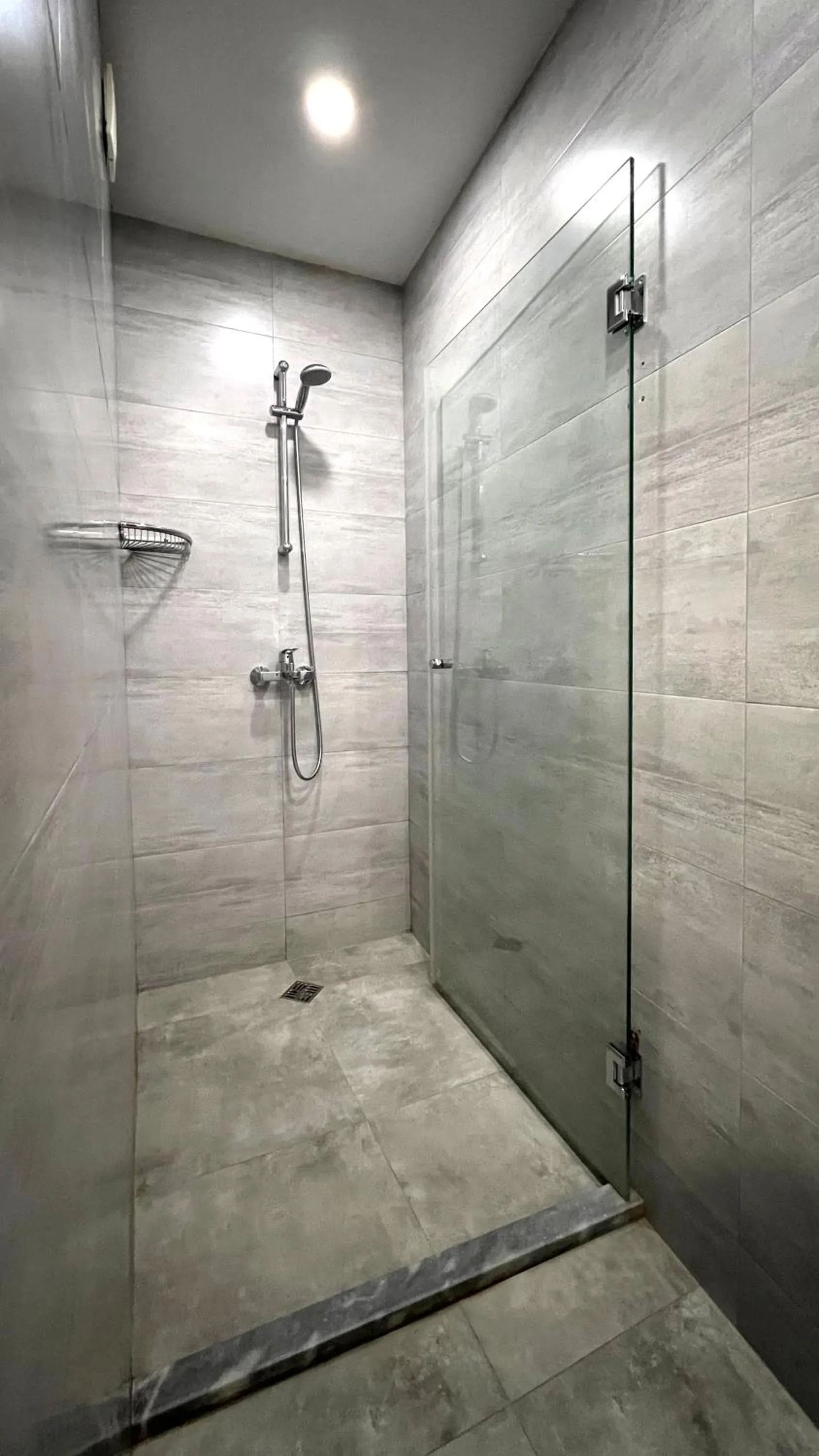 Shower, Bathroom in Marmenio Hotel