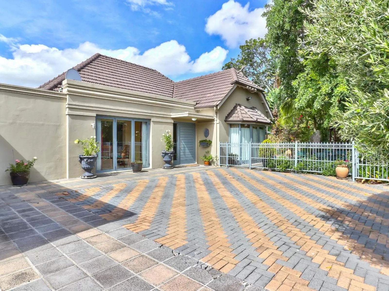 Facade/entrance in Villa Jesdene