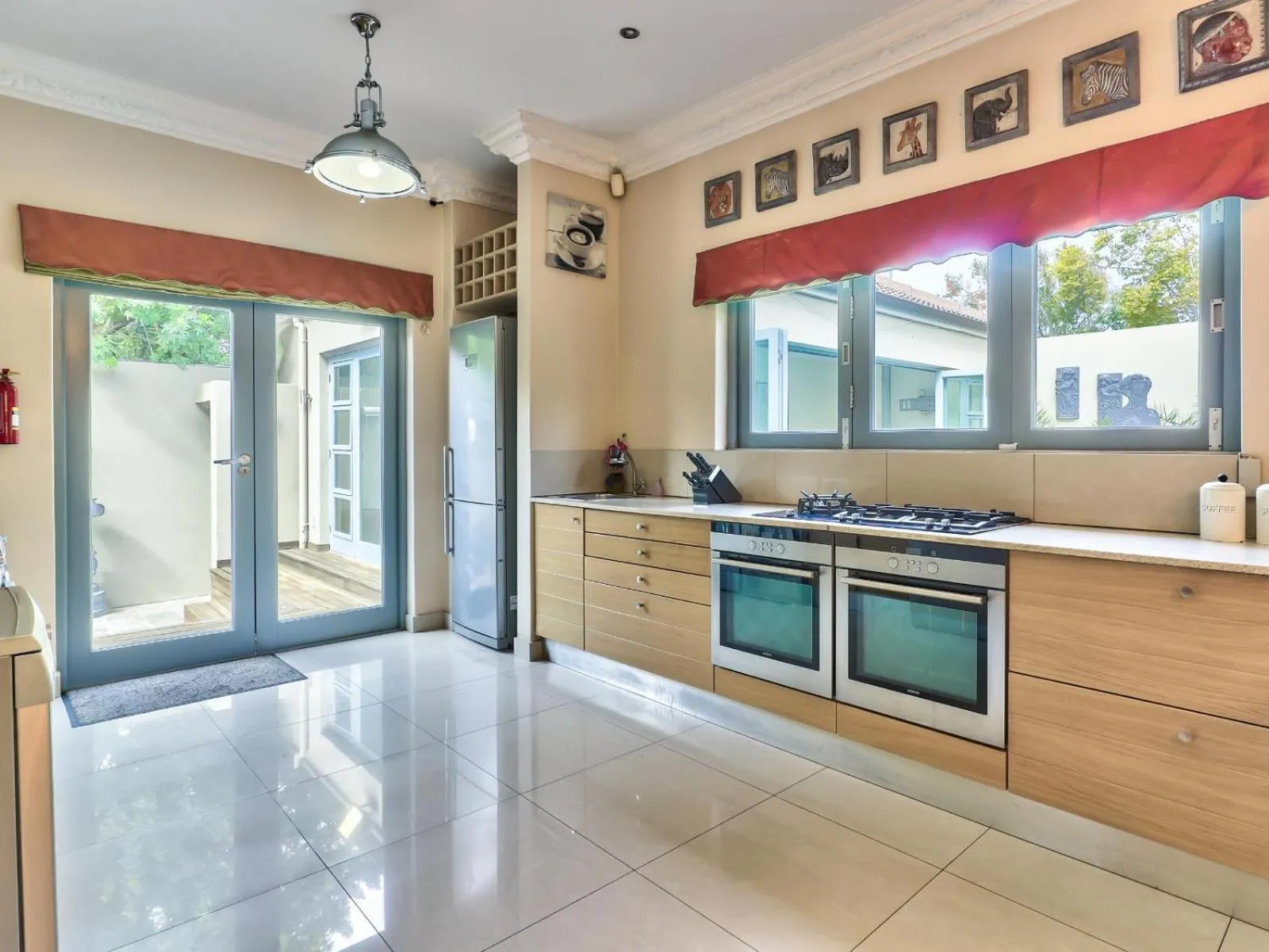 Kitchen or kitchenette in Villa Jesdene