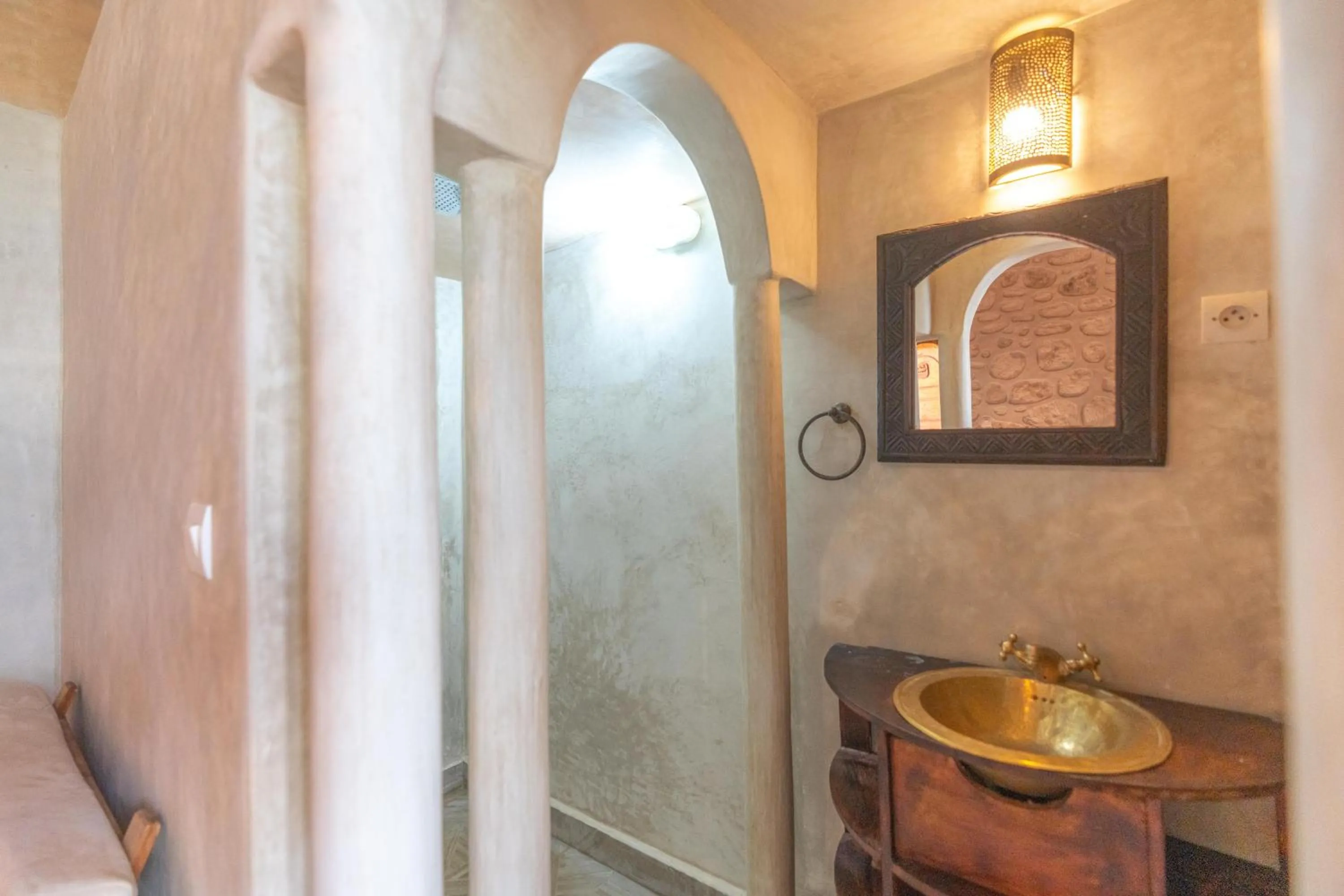 Bathroom in DAR ETTO Riad & Spa