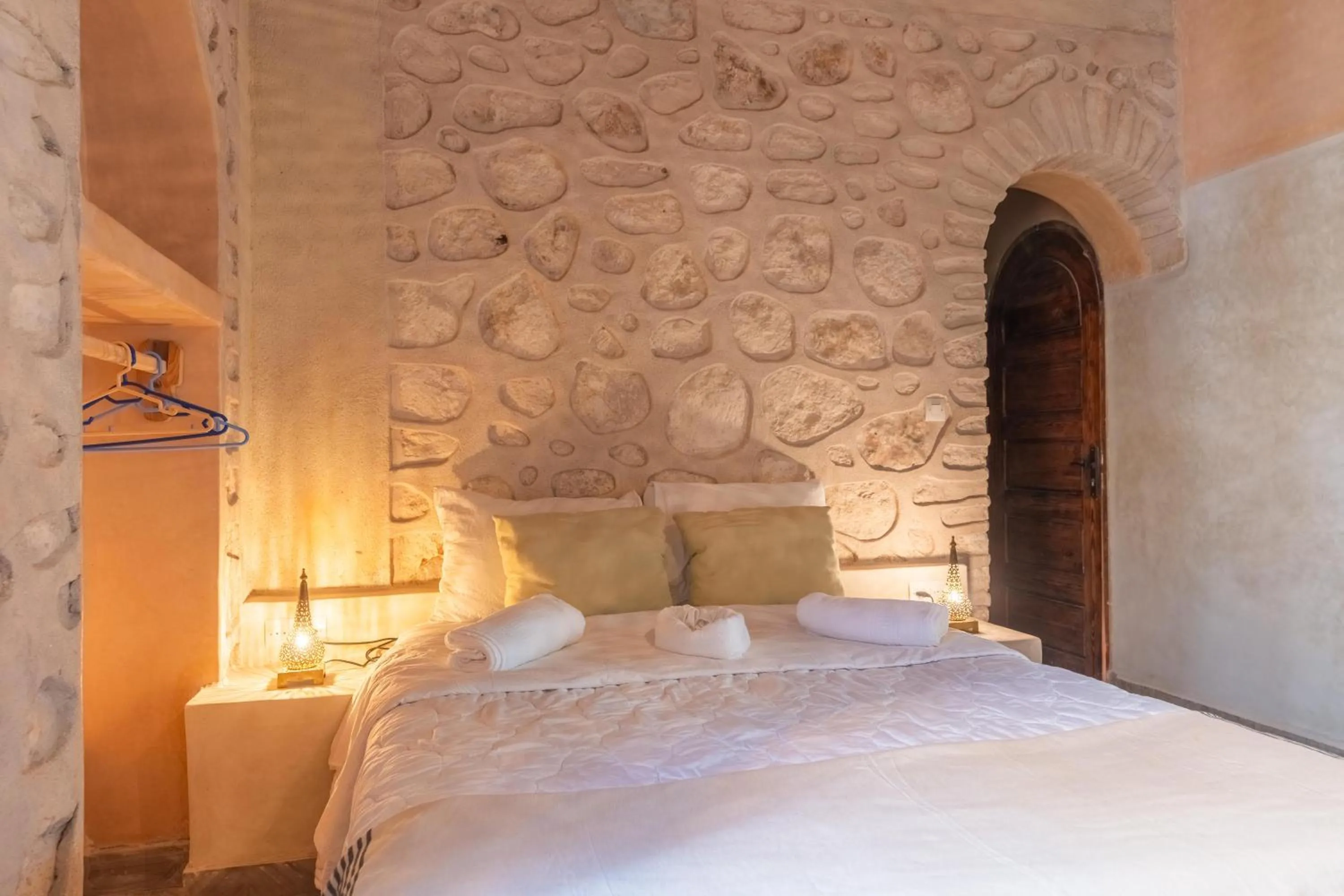 Bed in DAR ETTO Riad & Spa