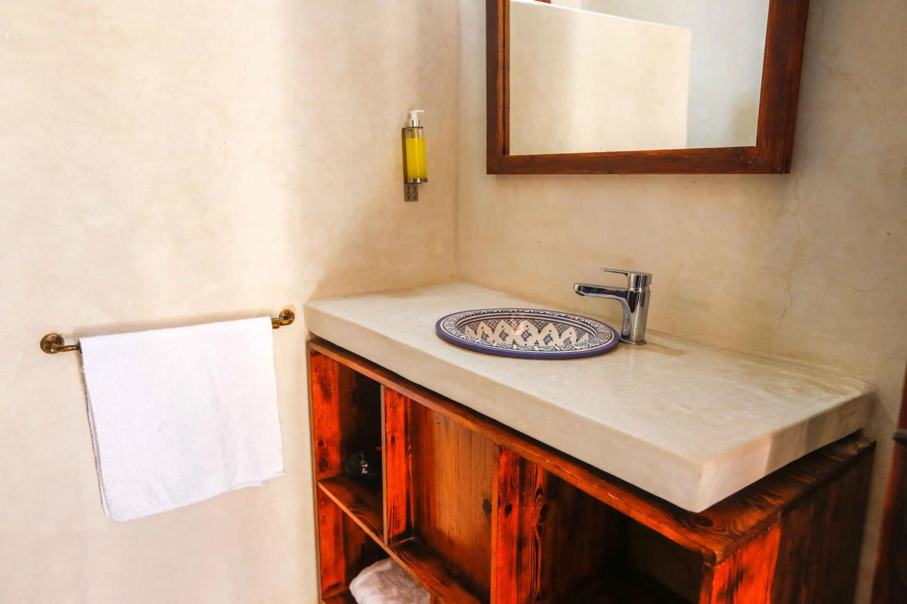 Bathroom in DAR ETTO Riad & Spa