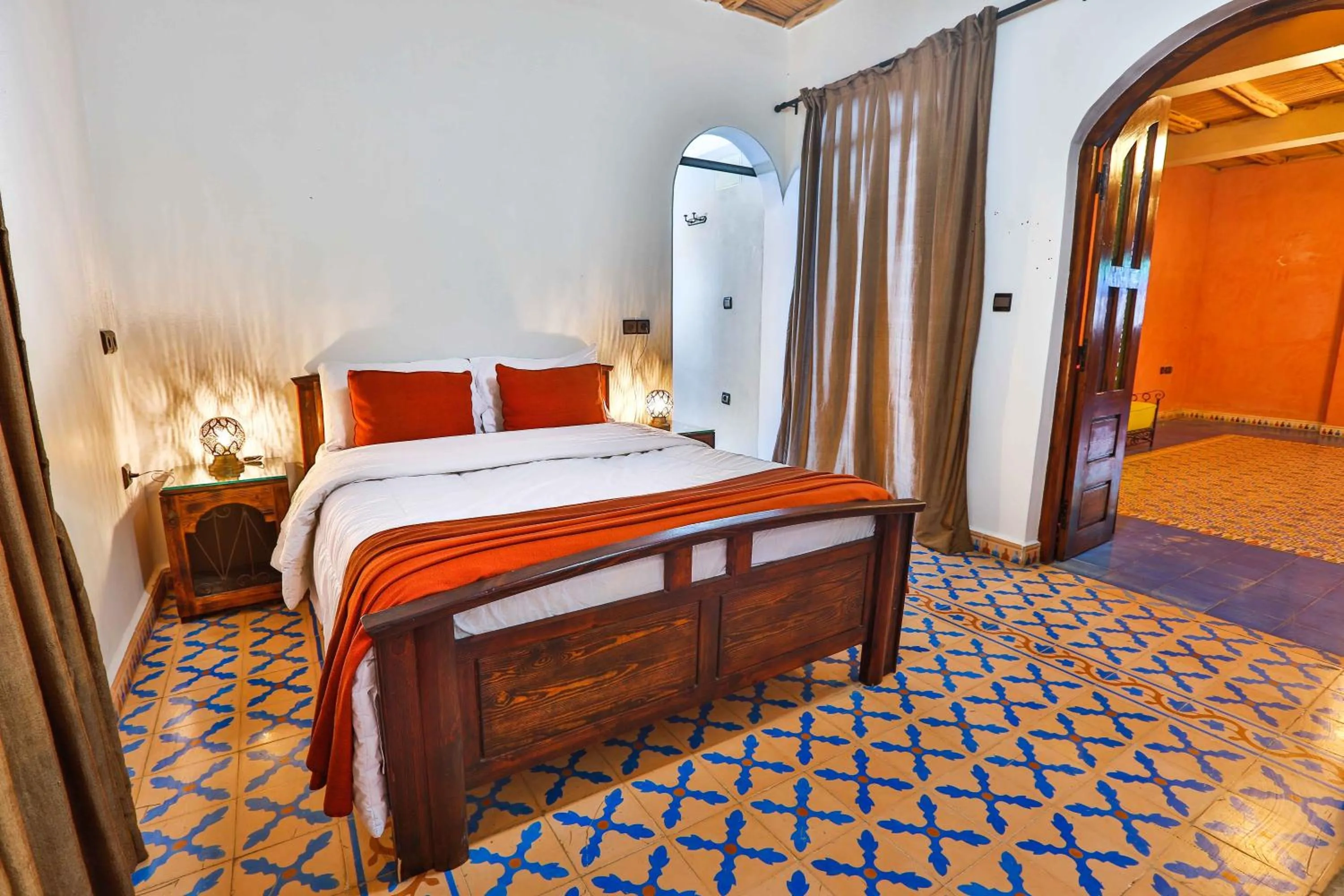 Bed in DAR ETTO Riad & Spa