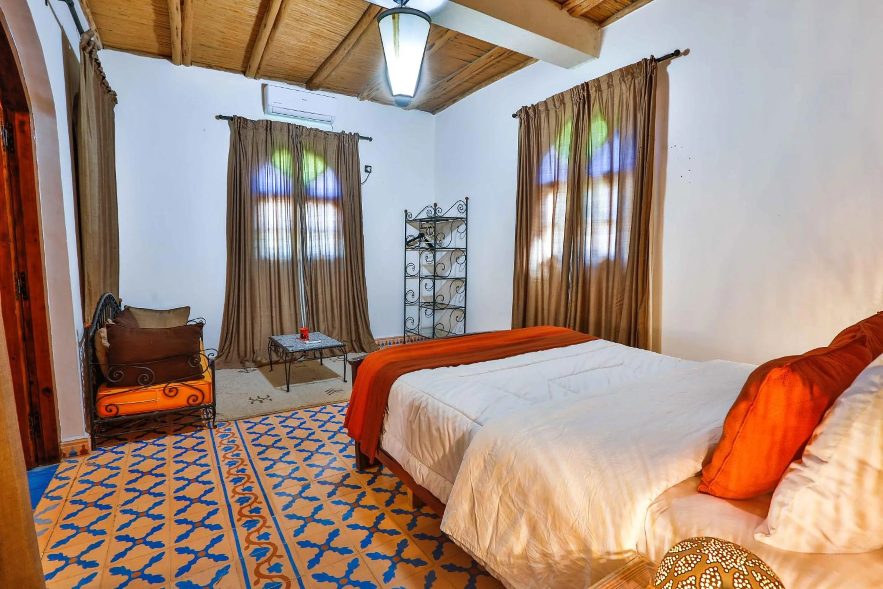 Bed in DAR ETTO Riad & Spa