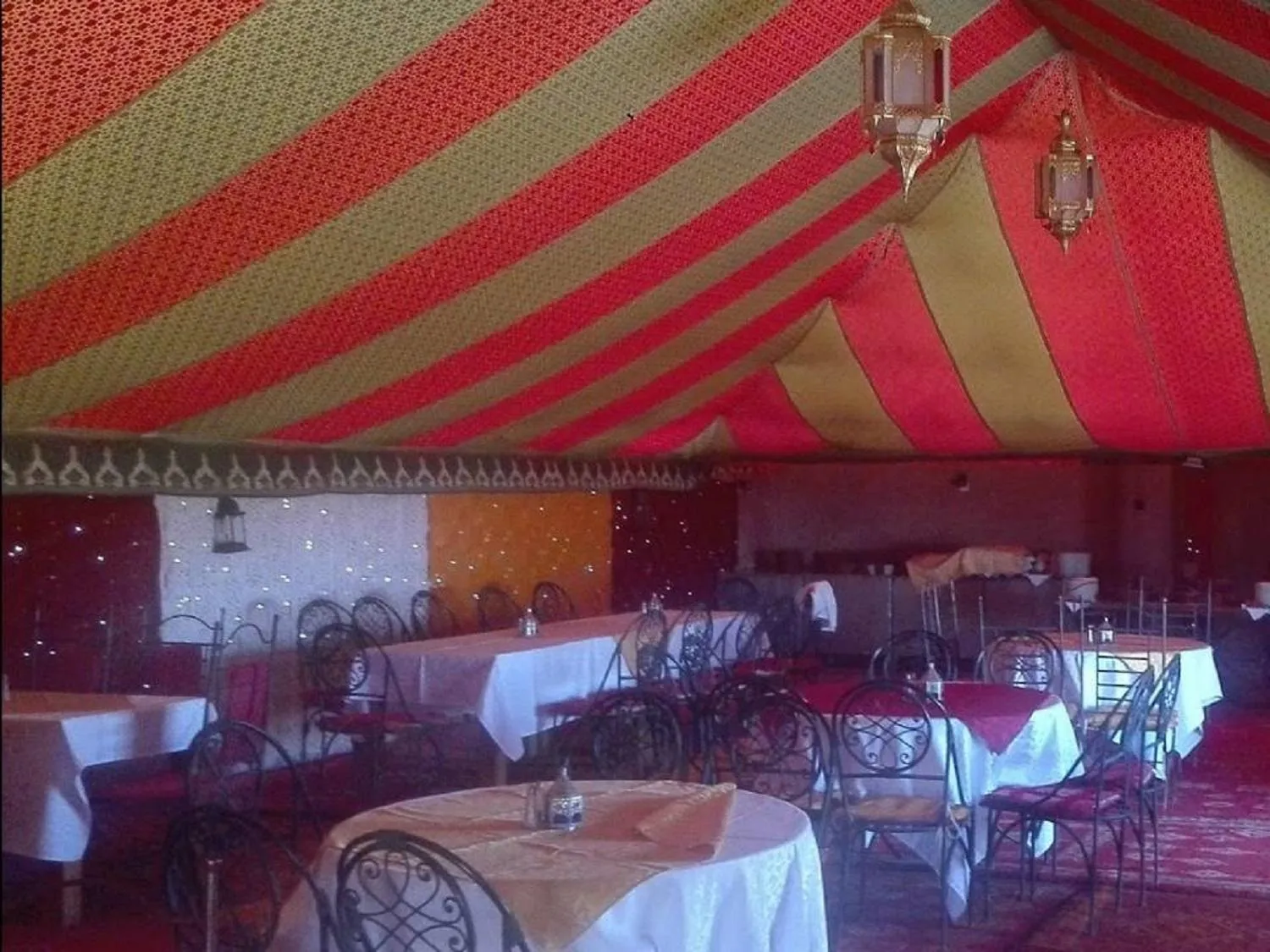 Restaurant/places to eat in Terres d'Amanar