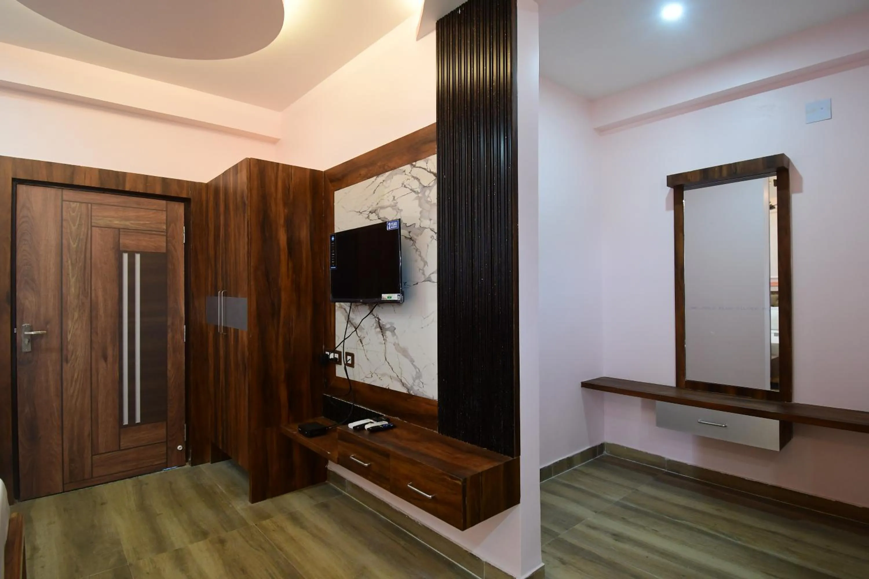 Communal lounge/ TV room in HOTEL SUSHREE INTERNATIONAL