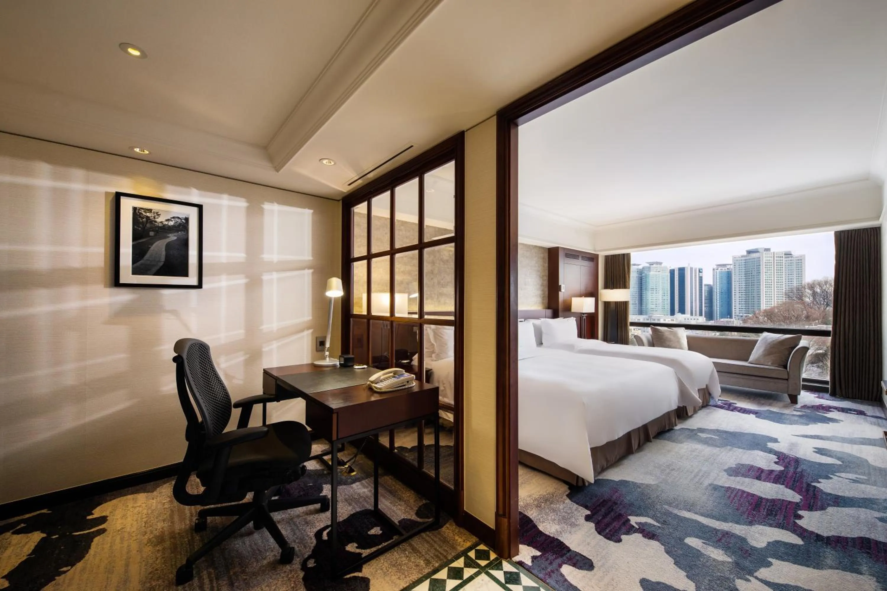 Bedroom in Millennium Hilton Seoul