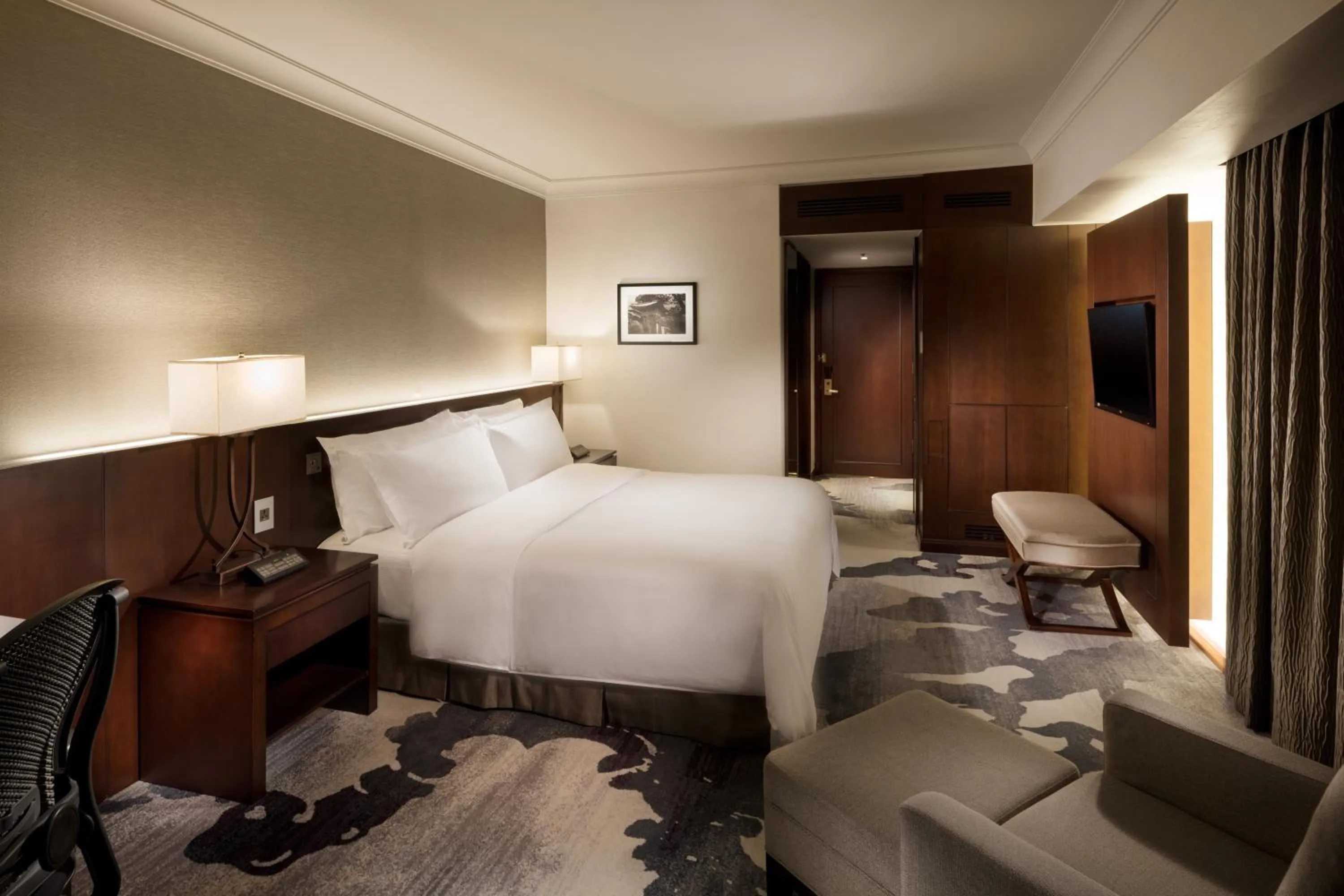 Night in Millennium Hilton Seoul