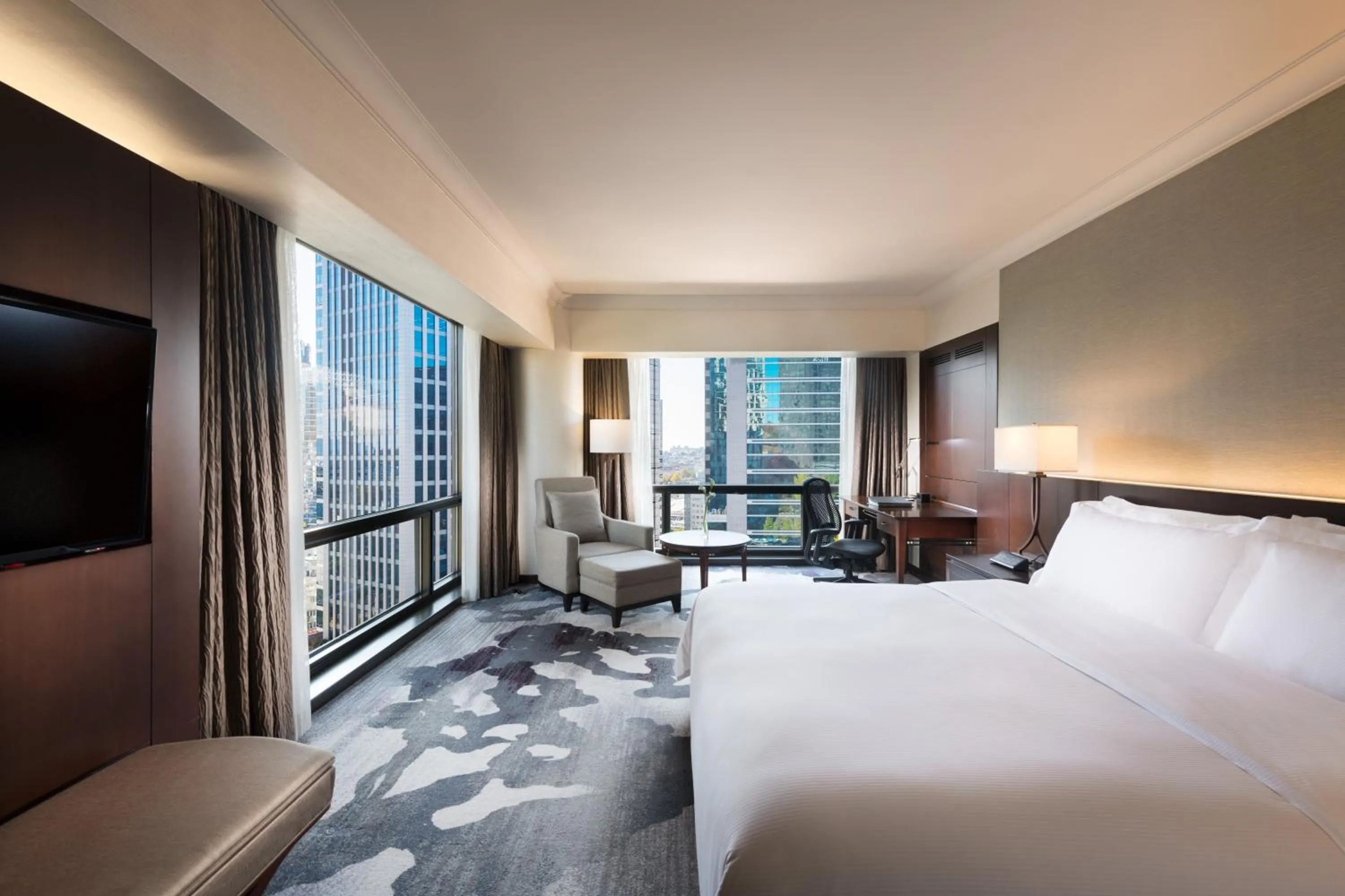 Bedroom in Millennium Hilton Seoul