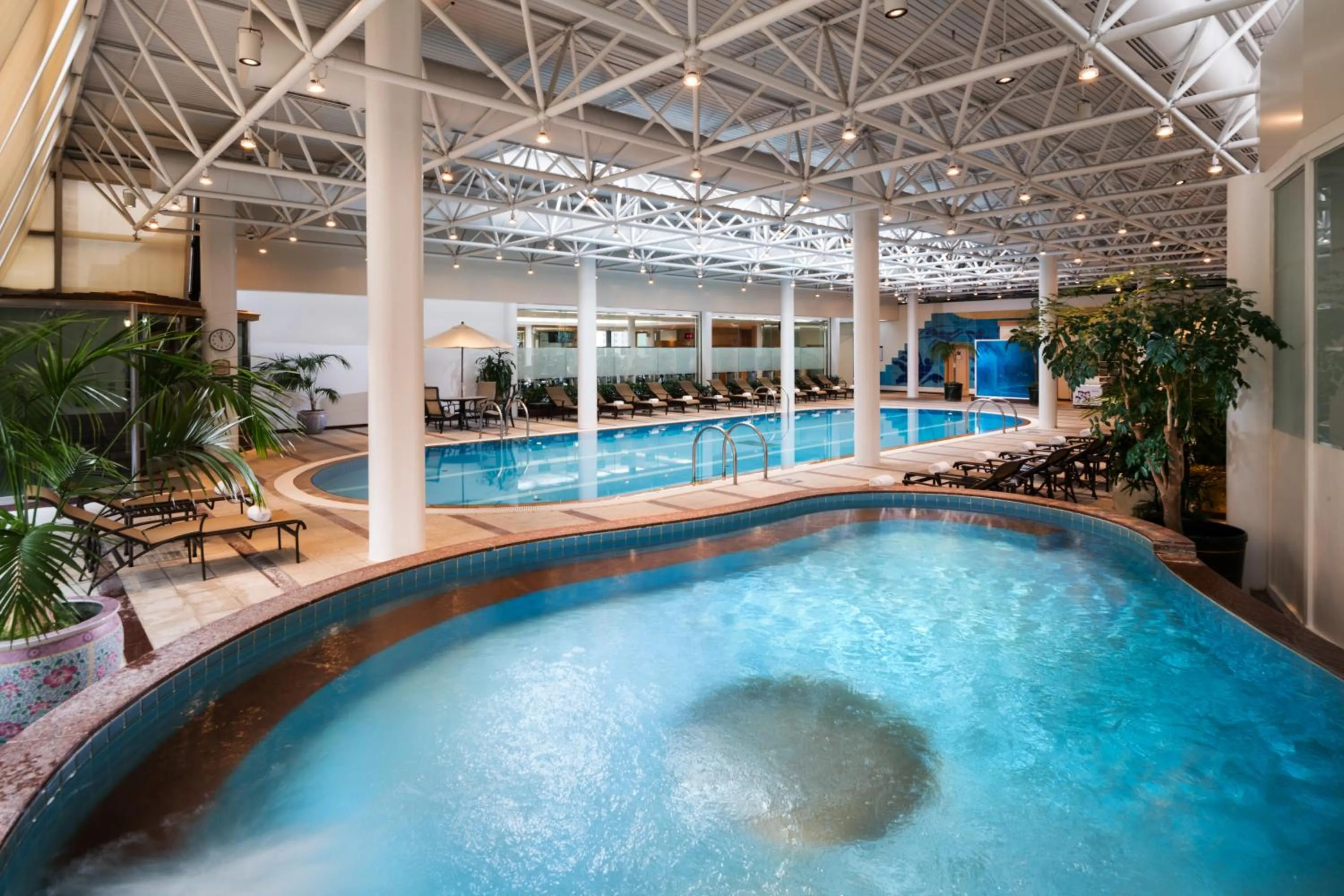 Swimming Pool in Millennium Hilton Seoul