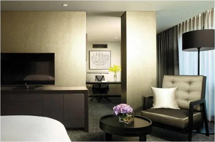 Seating area, Bed in Swiss Grand Hotel Seoul & Grand Suite