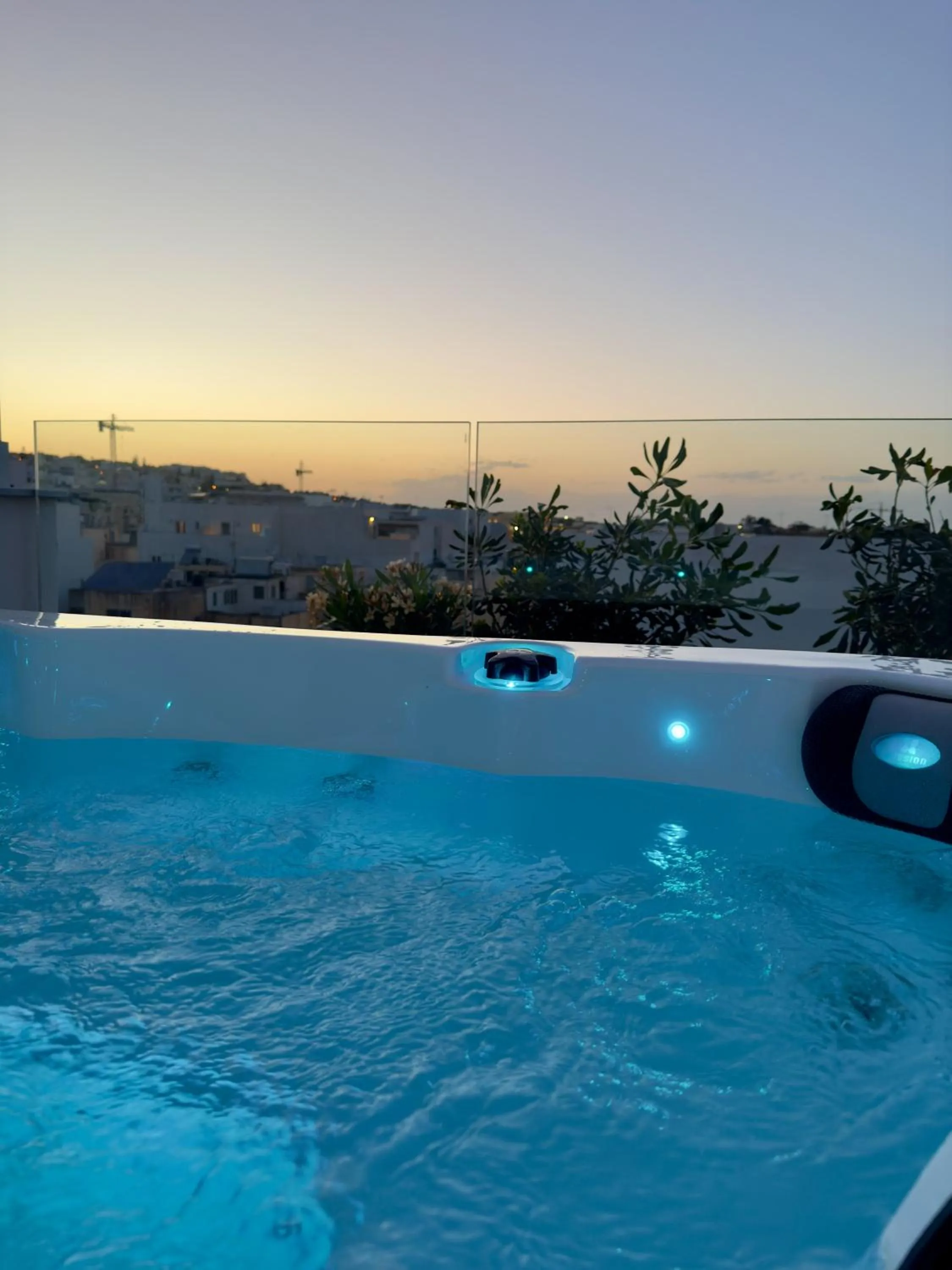 Hot Tub in C'est La Vie Boutik Swieqi