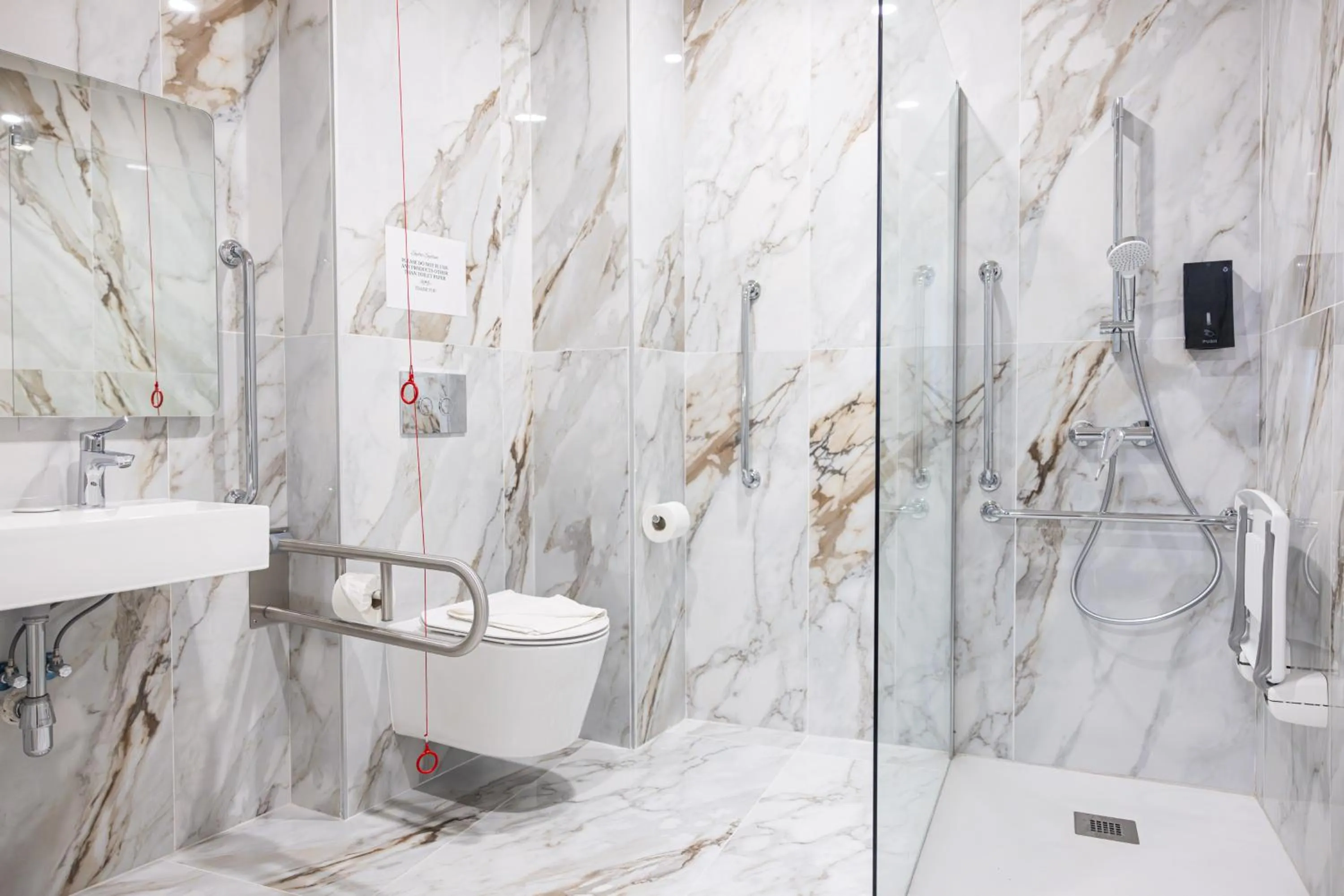 Shower in C'est La Vie Boutik Swieqi