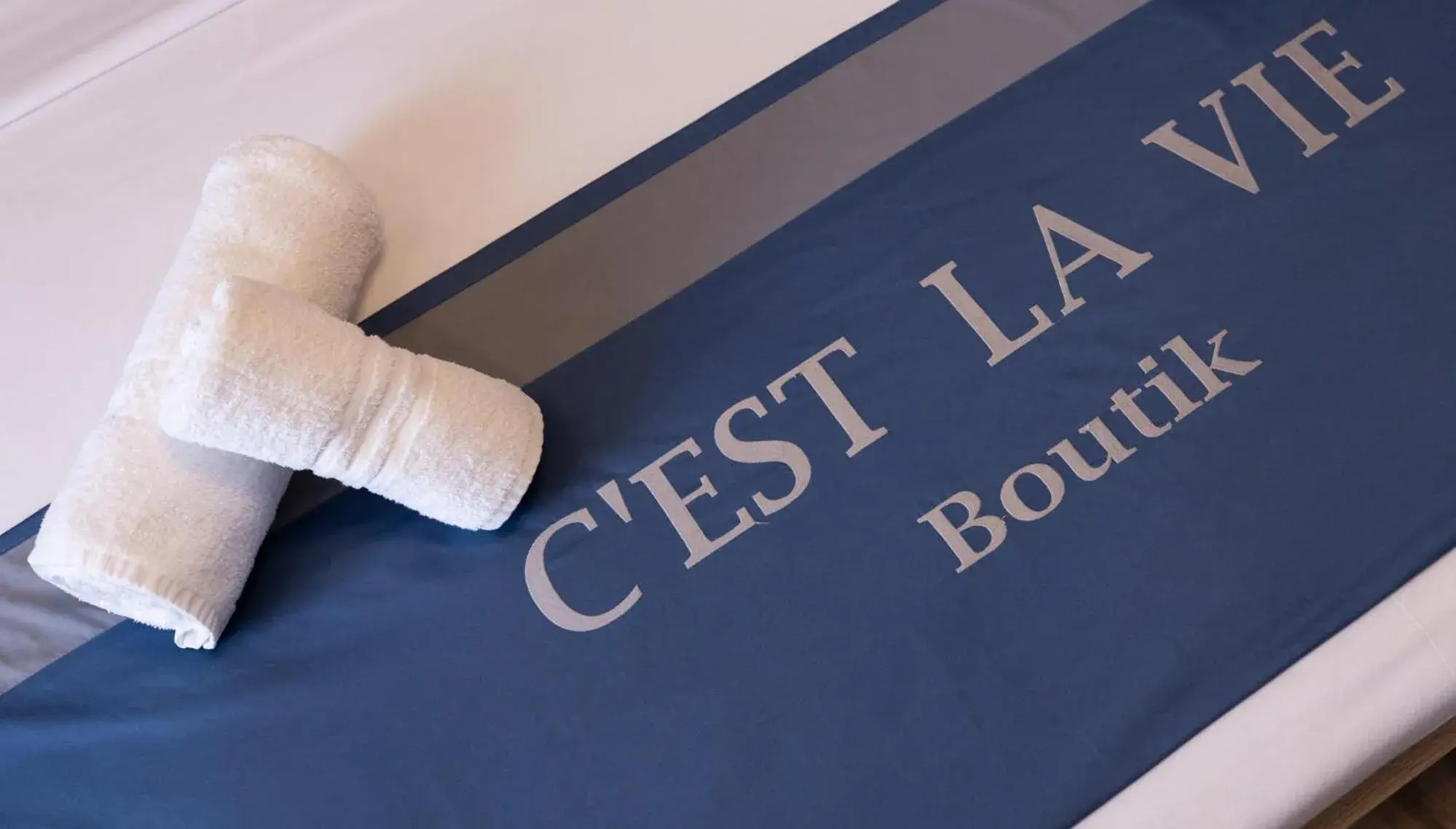 Bed in C'est La Vie Boutik Swieqi Bed in C'est La Vie Boutik Swieqi