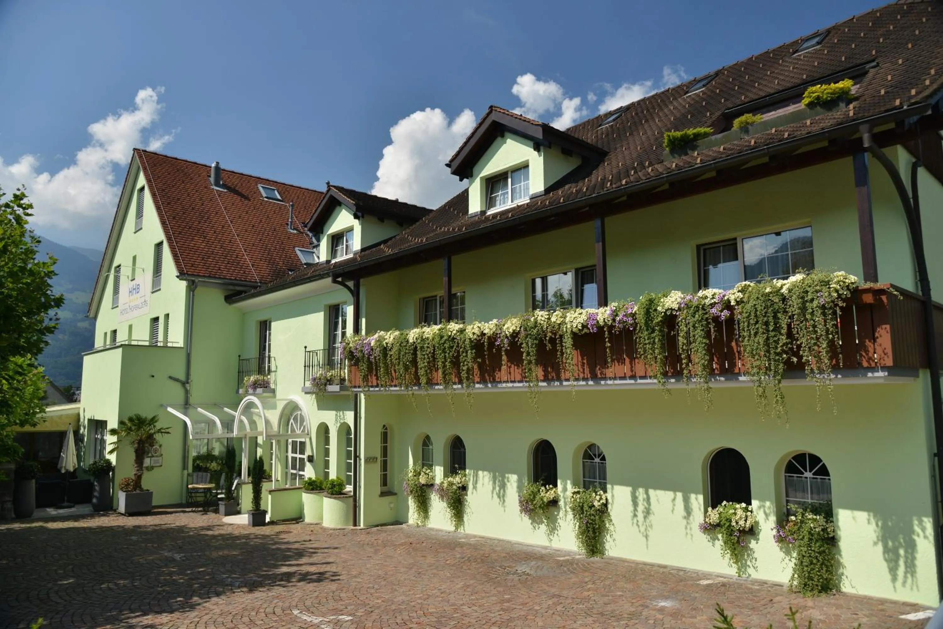 Property building in Hotel Hofbalzers