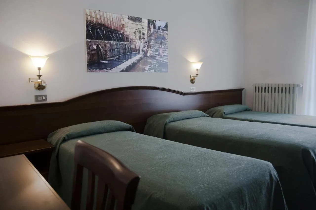 Bed in Hotel Aquila