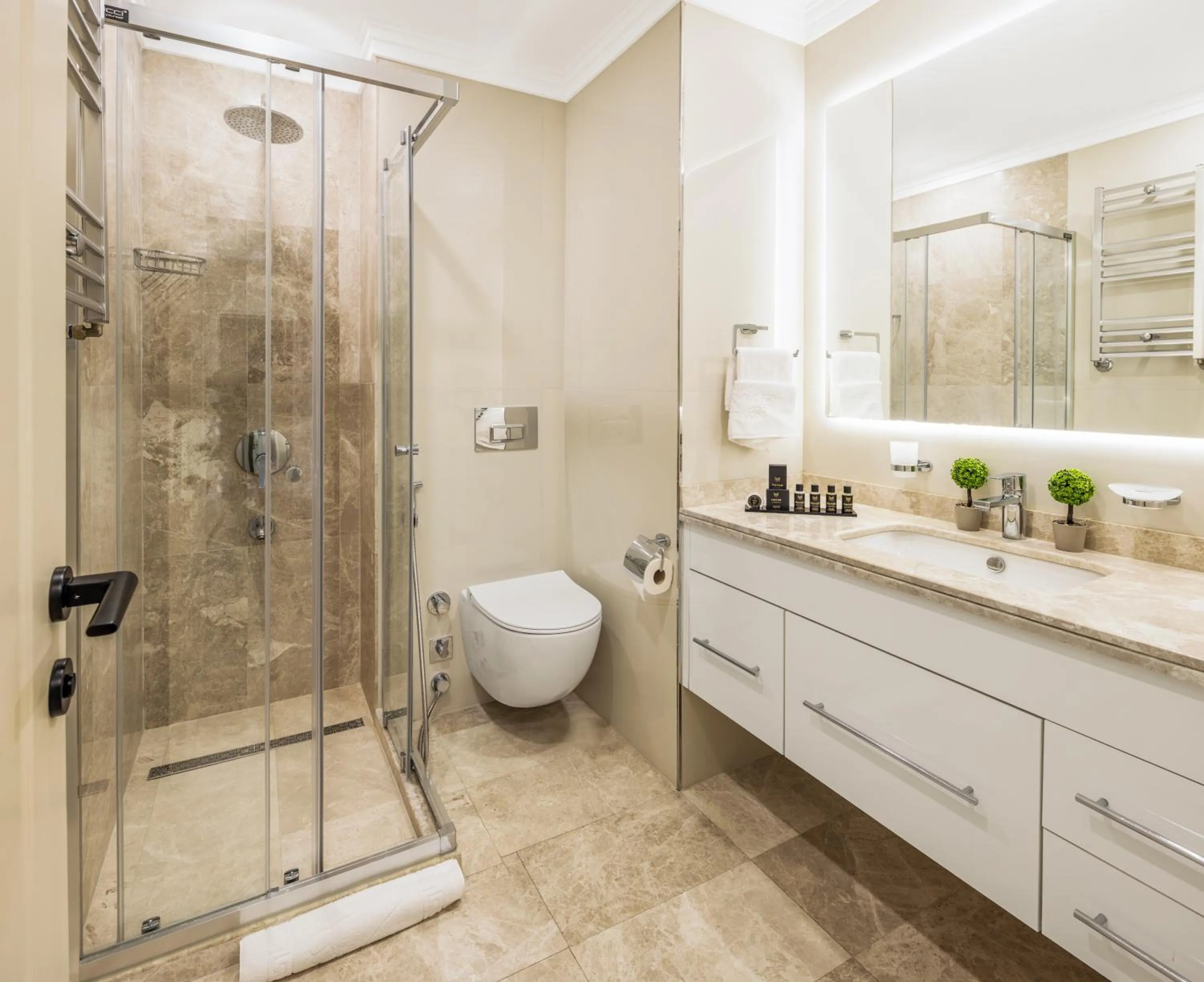 Toilet in Mayar Residence Hotel