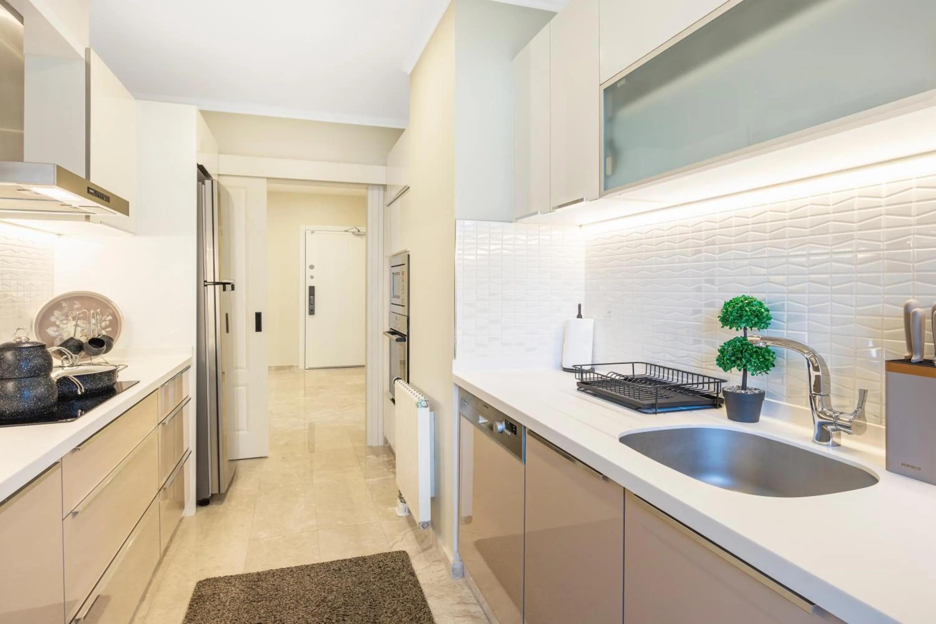 Kitchen or kitchenette in Mayar Residence Hotel