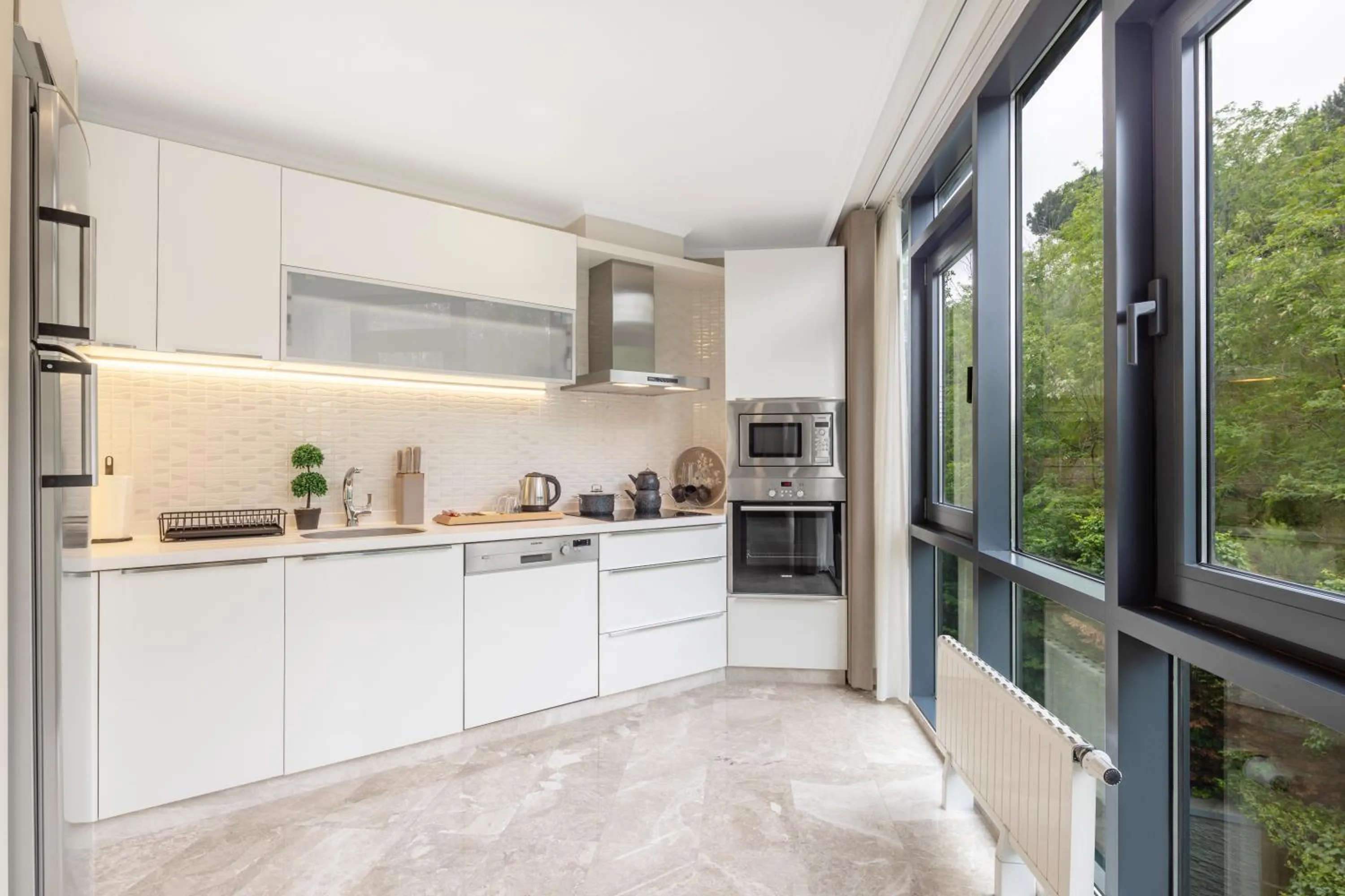 Kitchen or kitchenette in Mayar Residence Hotel