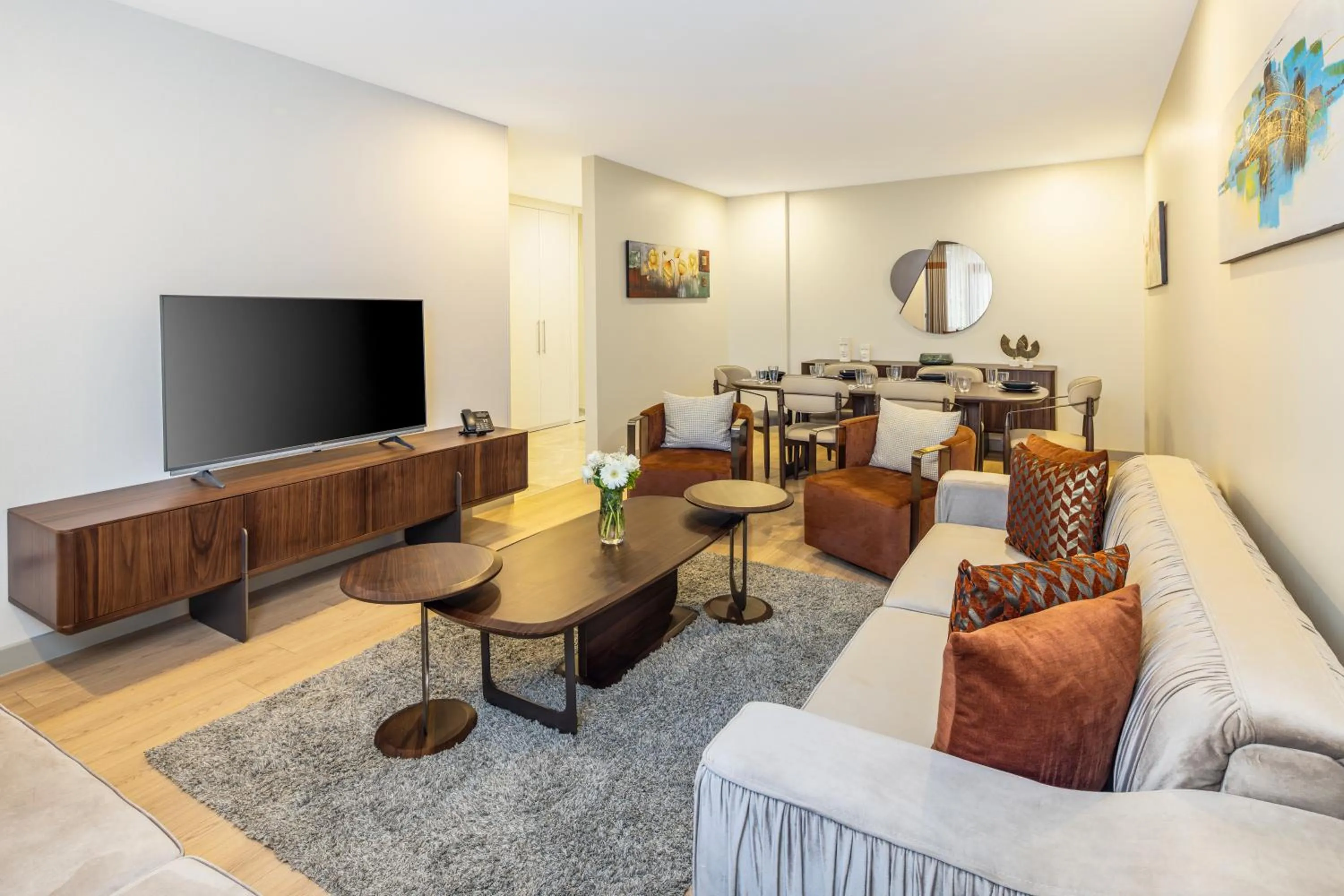 Communal lounge/ TV room in Mayar Residence Hotel